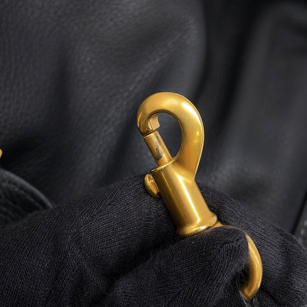 Chloé Black Leather Shoulder Bag (Pre-Owned)