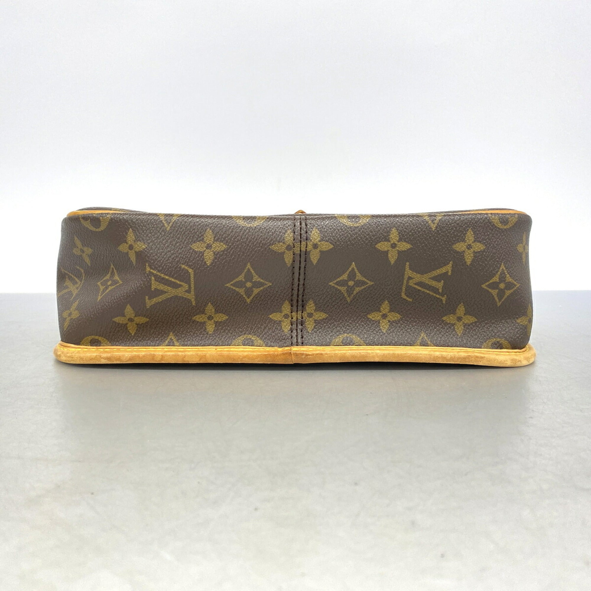 Louis Vuitton Brown Shoulder Bag (Pre-Owned)