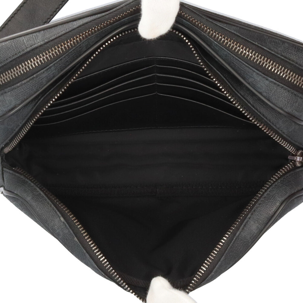 Gucci Black Gg Supreme Handbag (Pre-Owned)