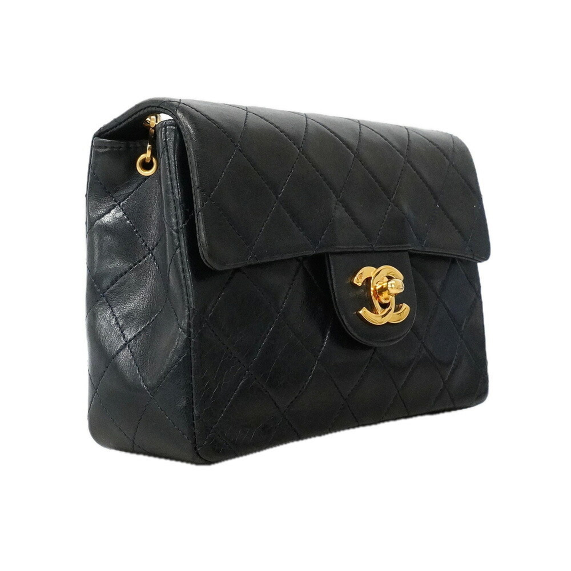 Chanel Black Leather Shoulder Bag (Pre-Owned)