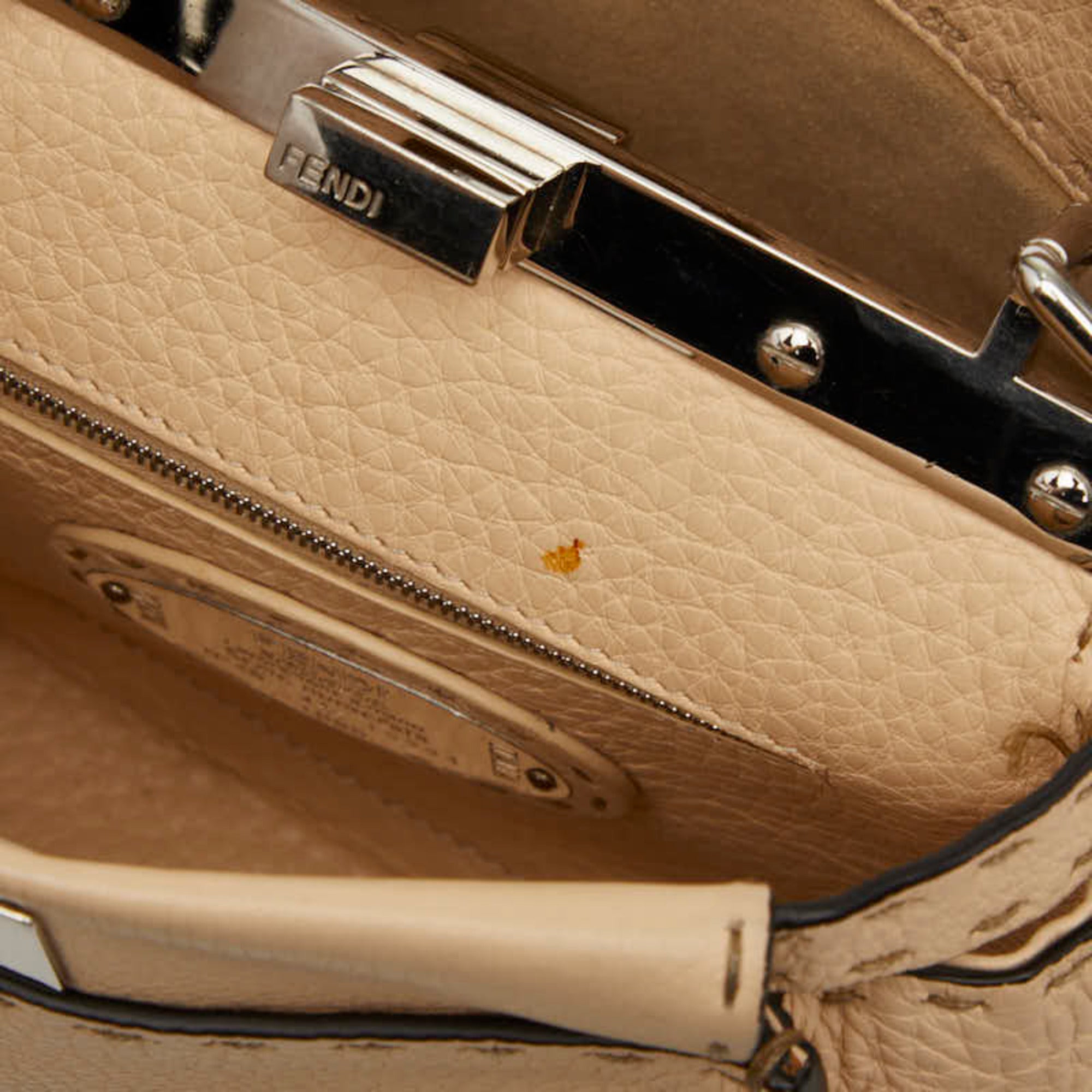 Fendi Beige Leather Handbag Shoulder Bag (Pre-Owned)