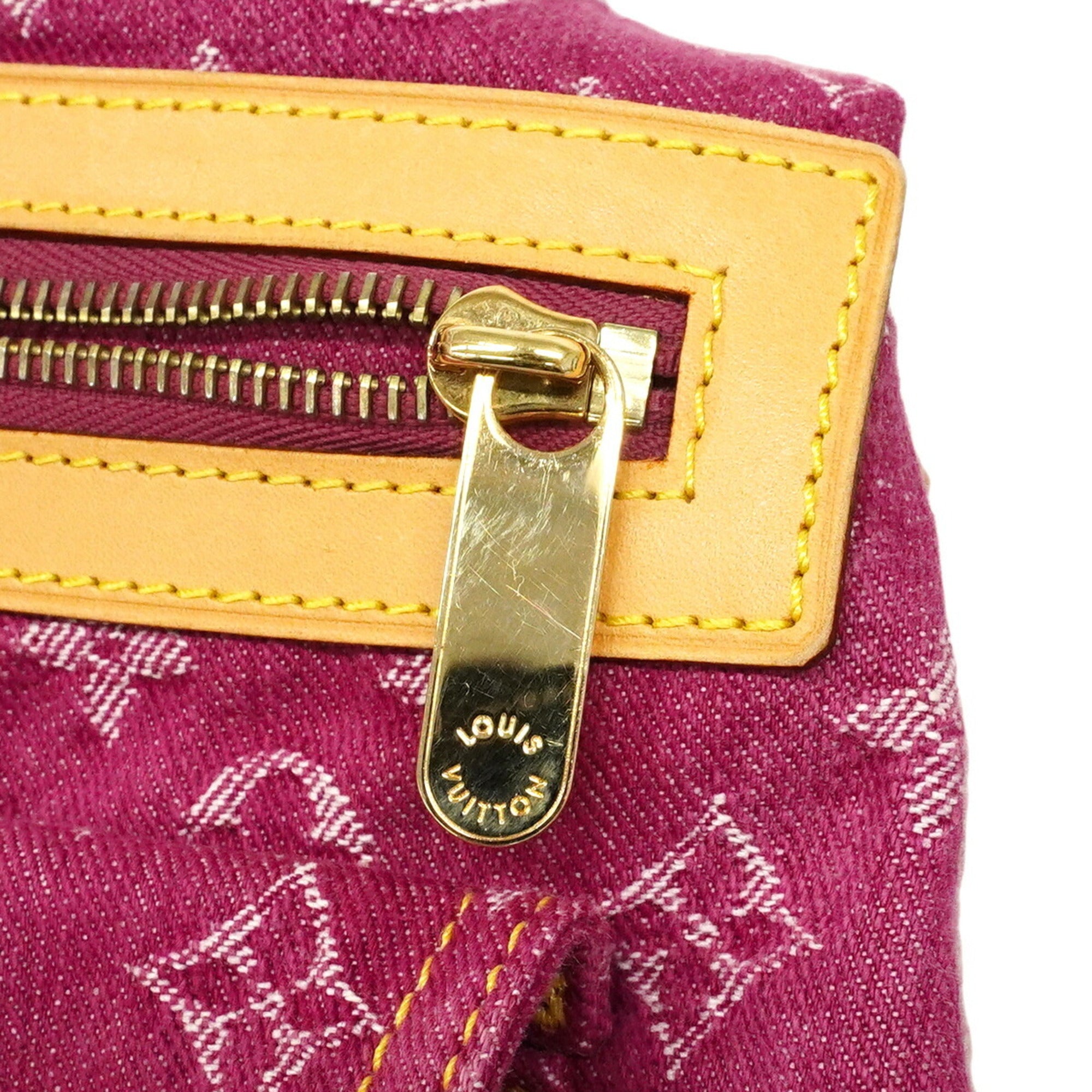 Louis Vuitton Fuchsia Shoulder Bag (Pre-Owned)