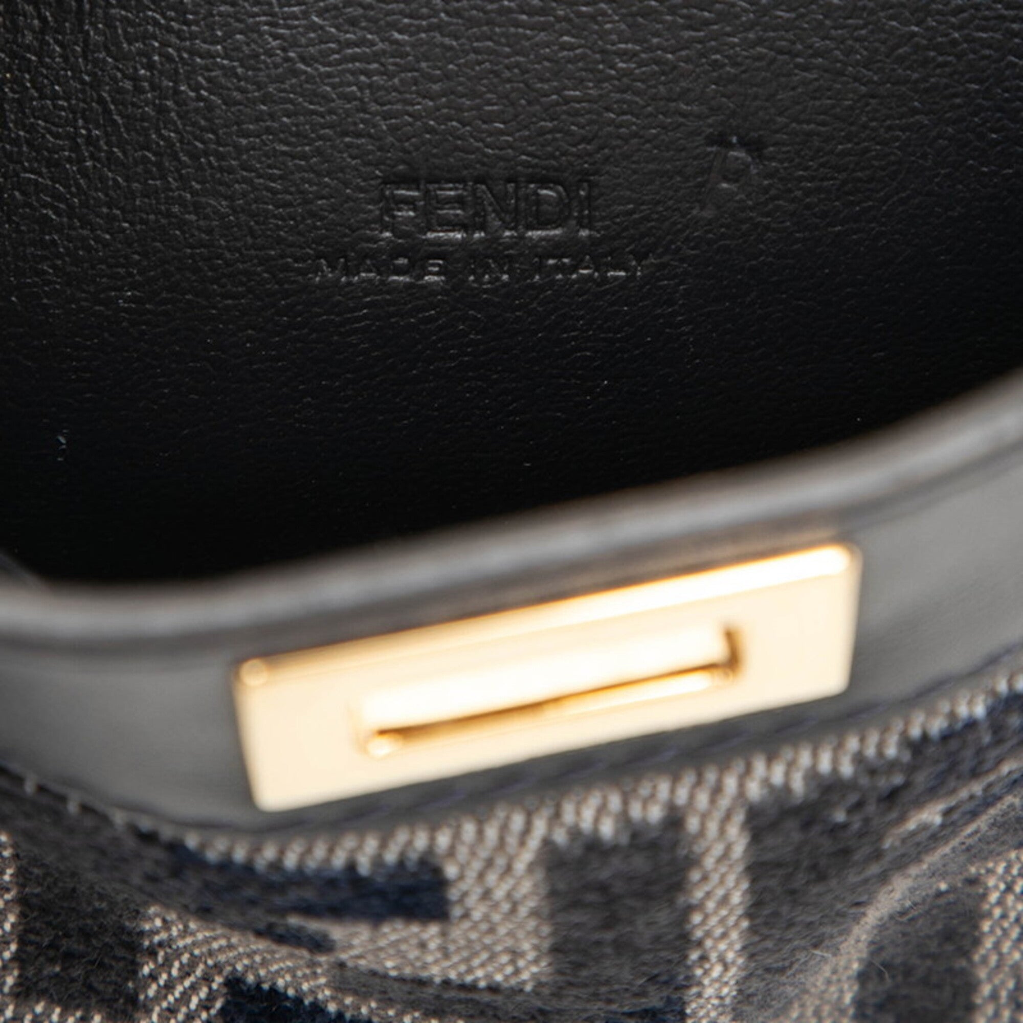 Fendi Navy Leather Canvas Handbag Shoulder Bag (Pre-Owned)
