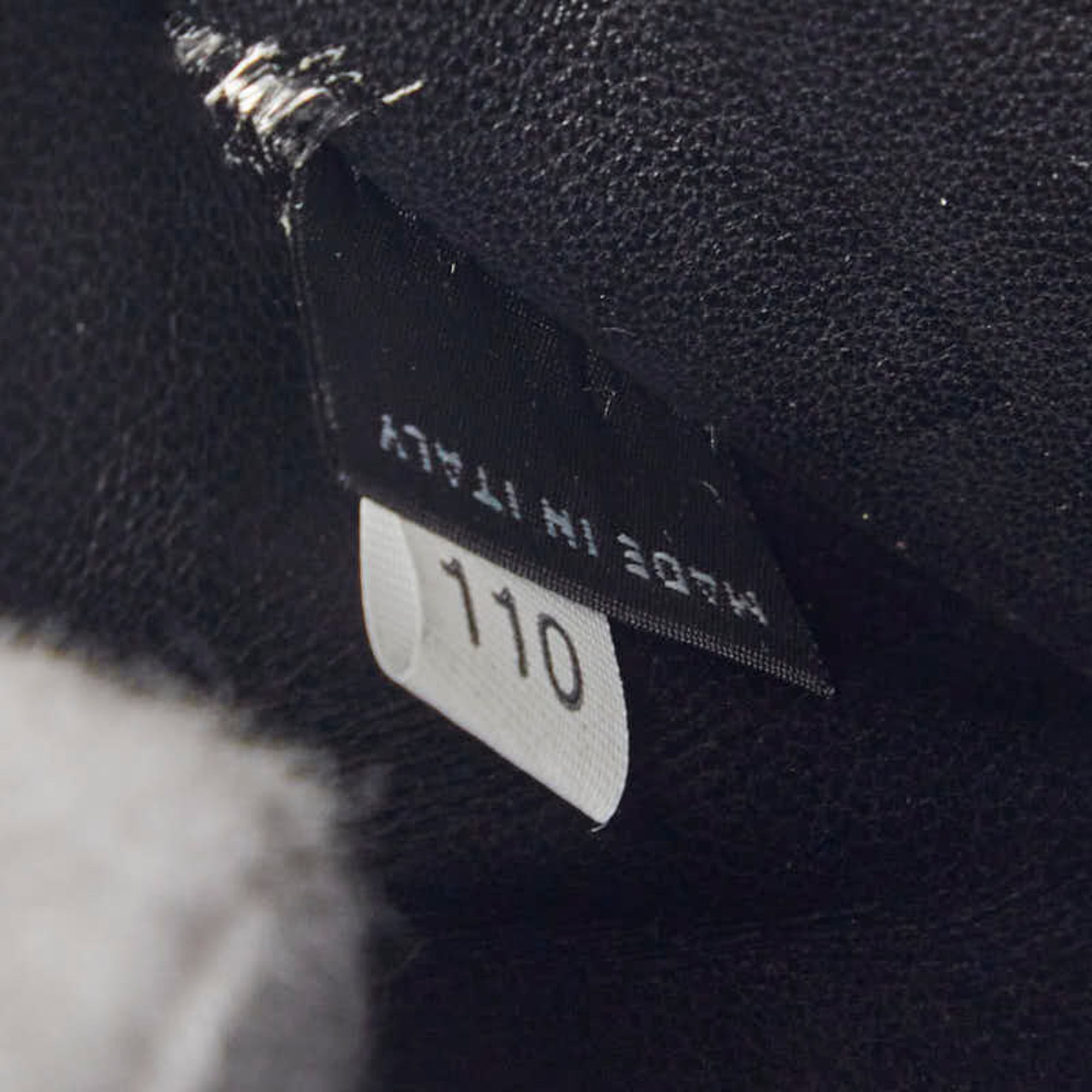 Prada Black Leather Handbag Shoulder Bag (Pre-Owned)