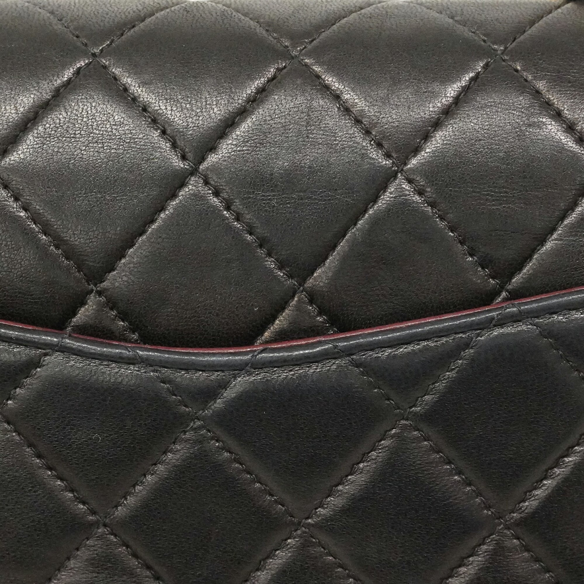 Chanel Black Leather Shoulder Bag (Pre-Owned)