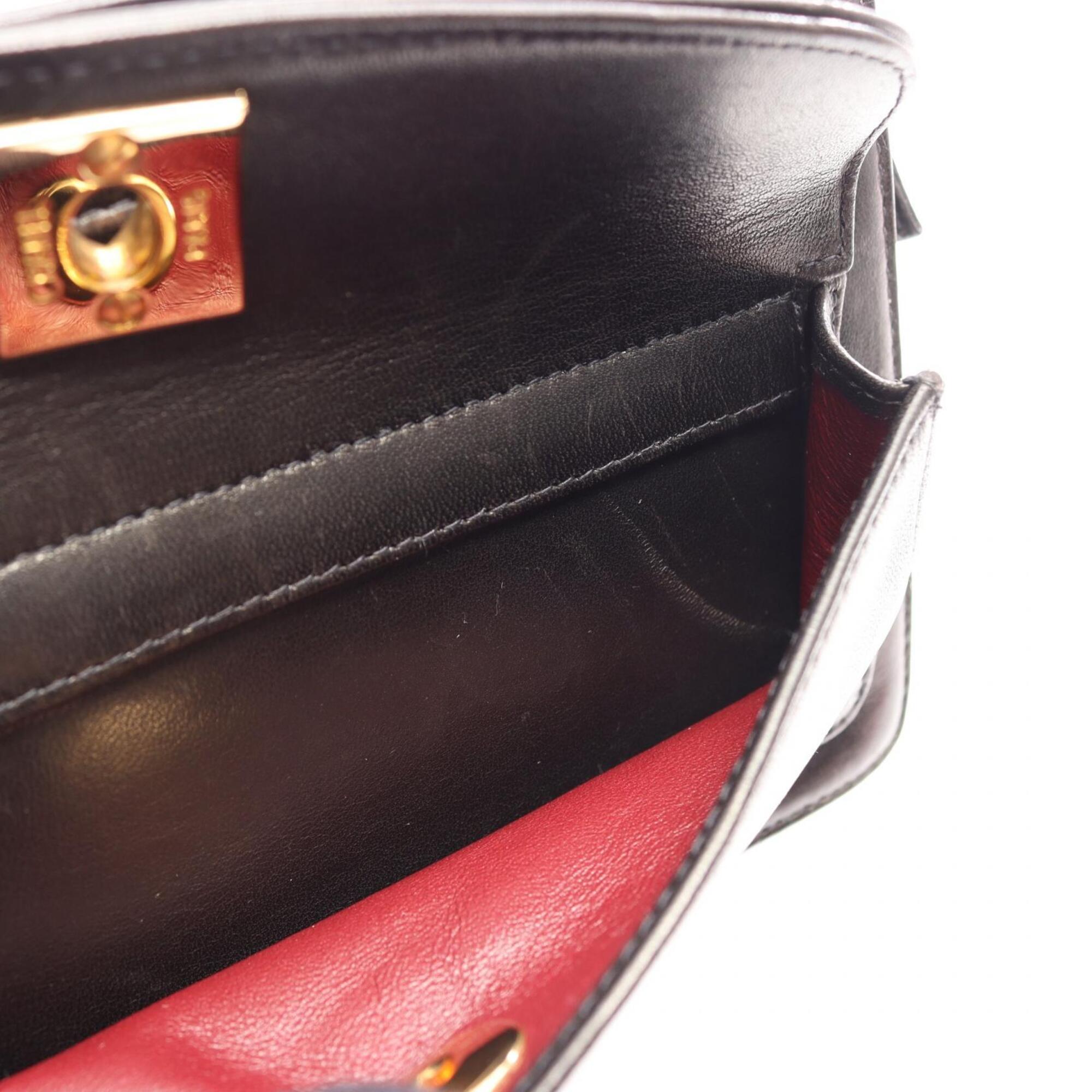 Chanel Black Leather Clutch Bag Handbag (Pre-Owned)