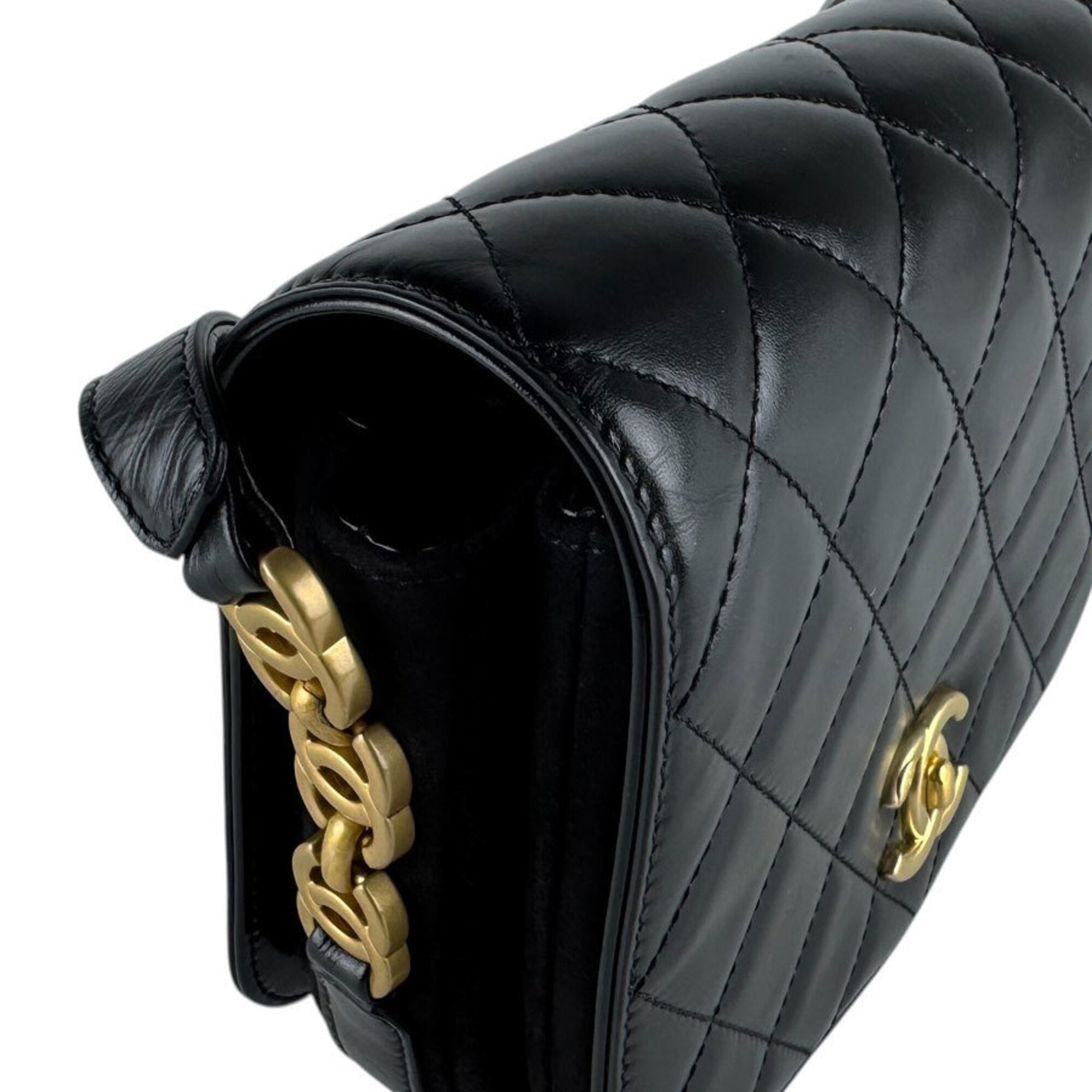 Chanel Black Leather Suede Messenger Bag Shoulder Bag (Pre-Owned)