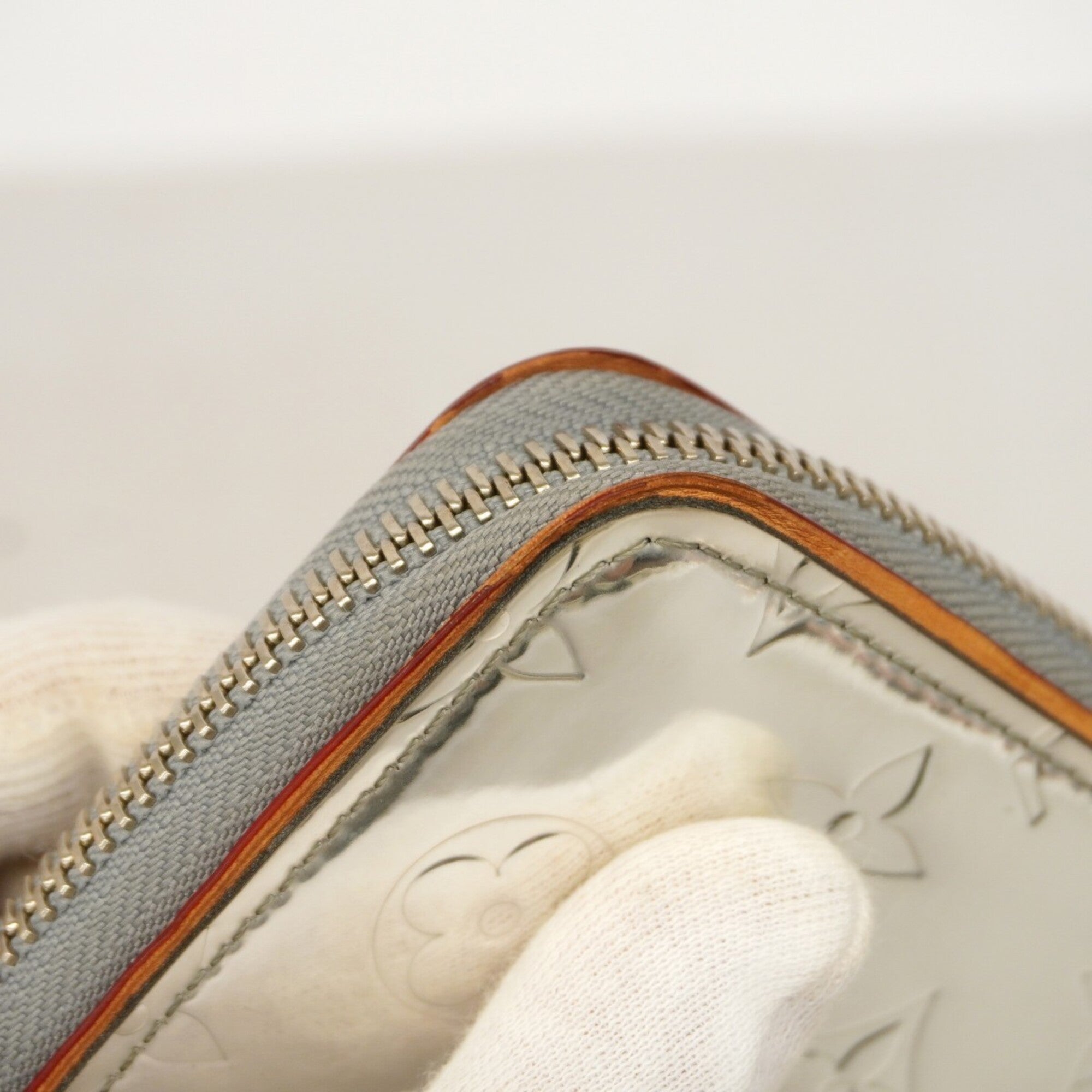 Louis Vuitton Silver Long Wallet (Bi-Fold) (Pre-Owned)