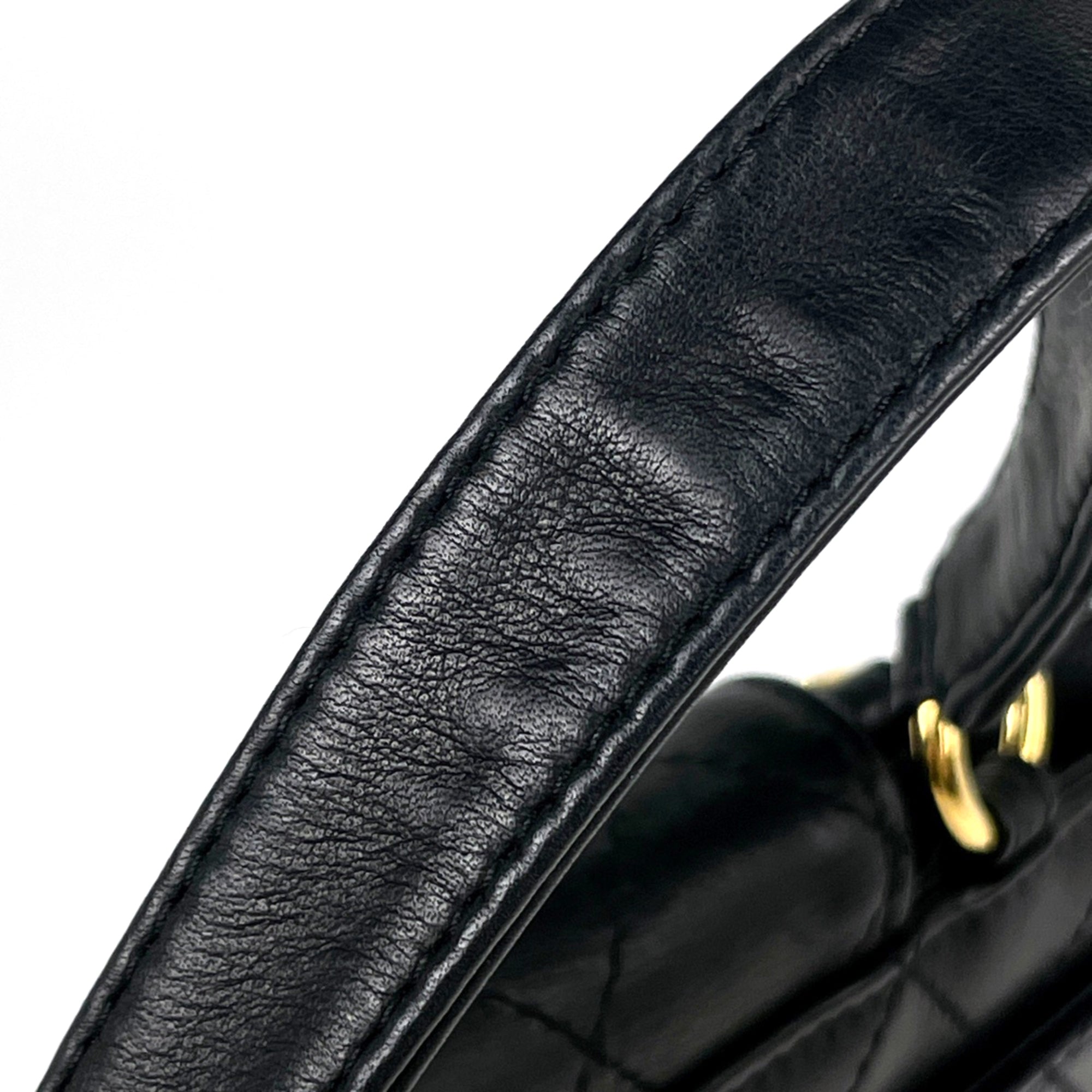 Chanel Matelasse Black Leather Handbag (Pre-Owned)