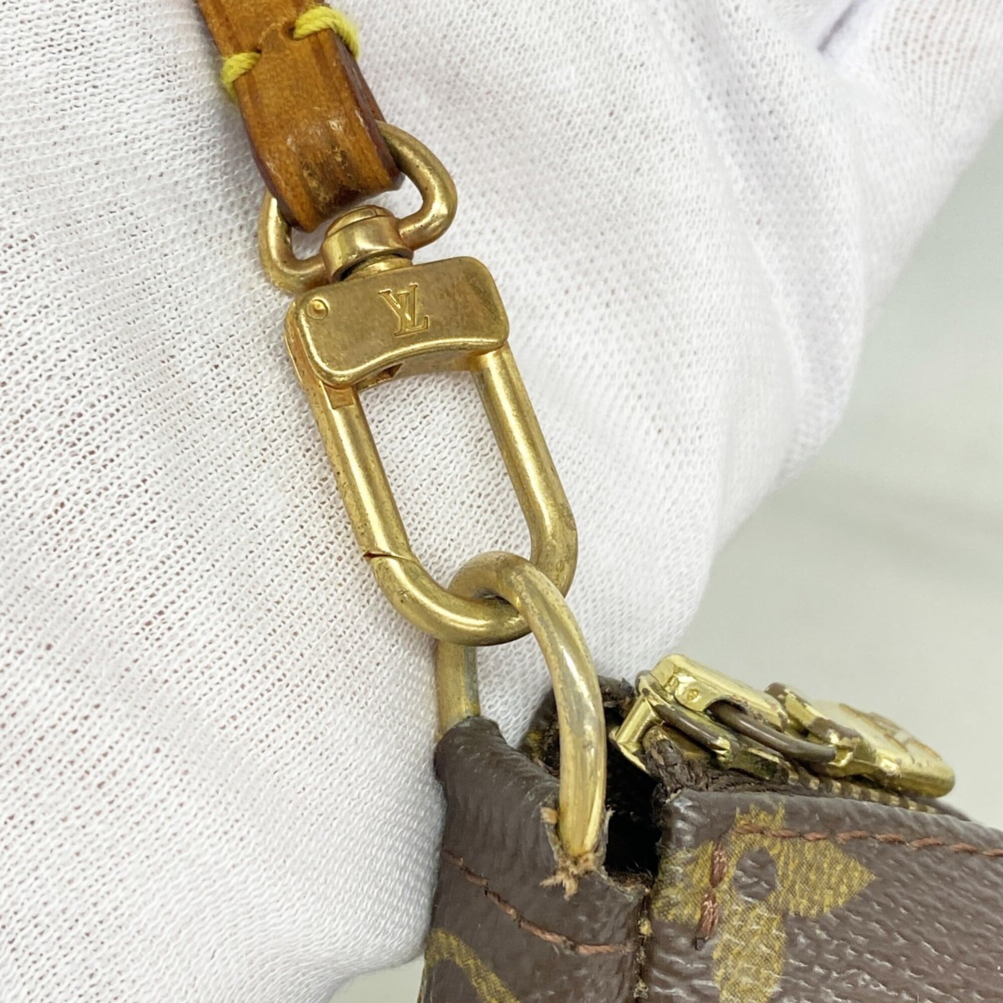 Louis Vuitton Brown Pouch (Pre-Owned)