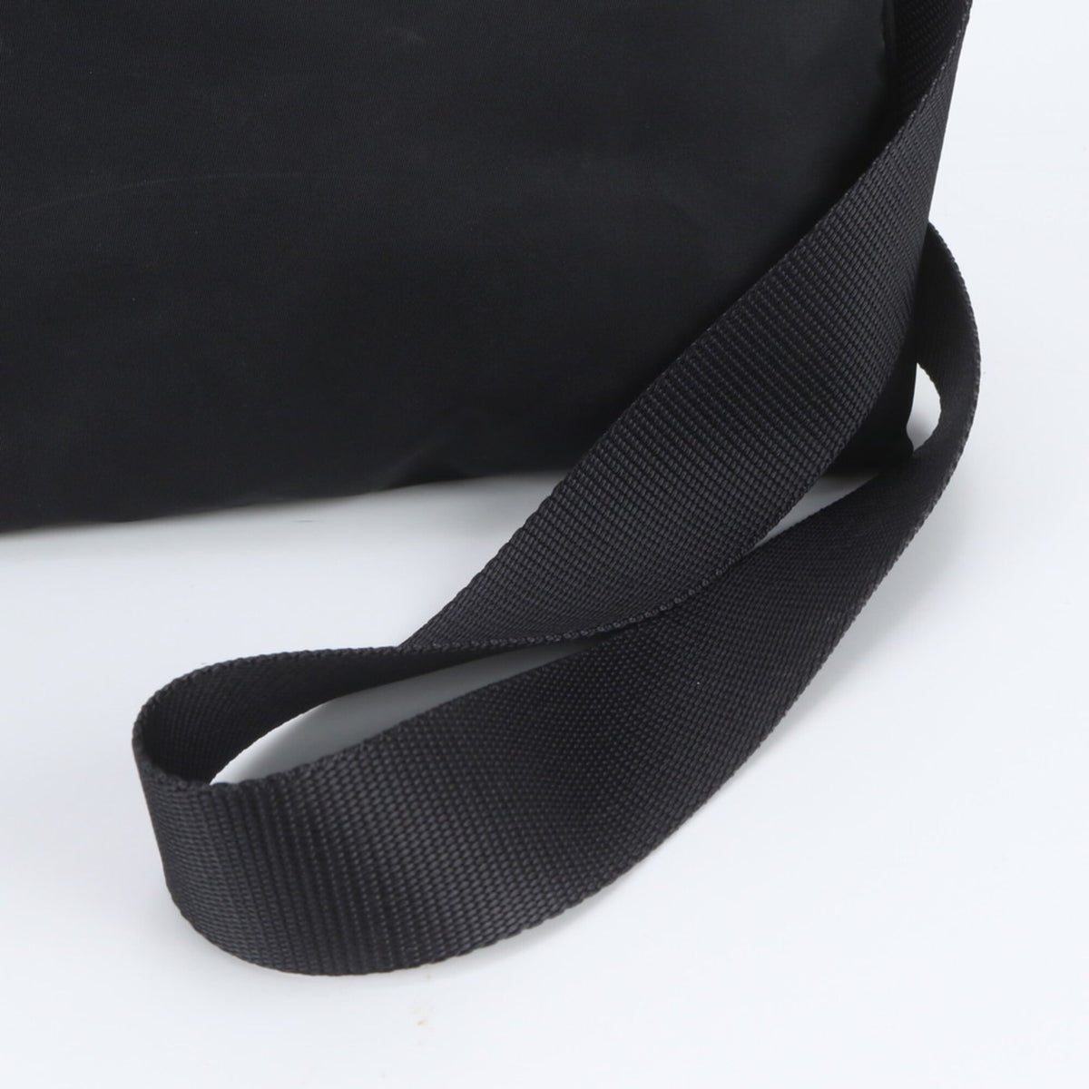 Prada Black Leather Nylon Messenger Bag Shoulder Bag (Pre-Owned)