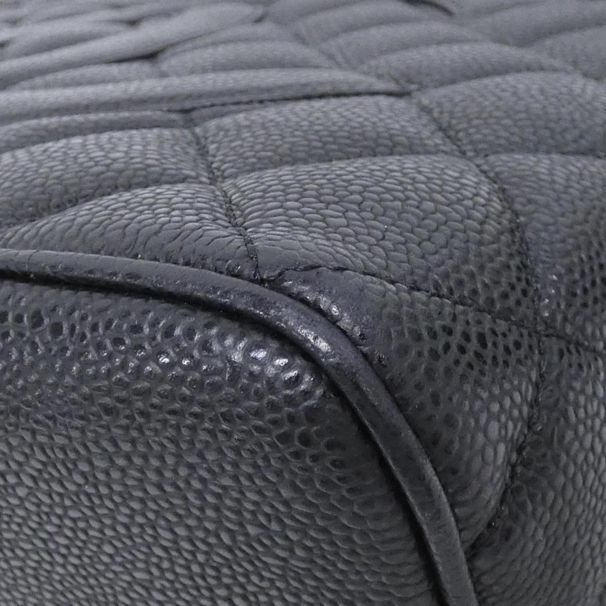 Chanel Black Grained Calfskin Handbag (Pre-Owned)