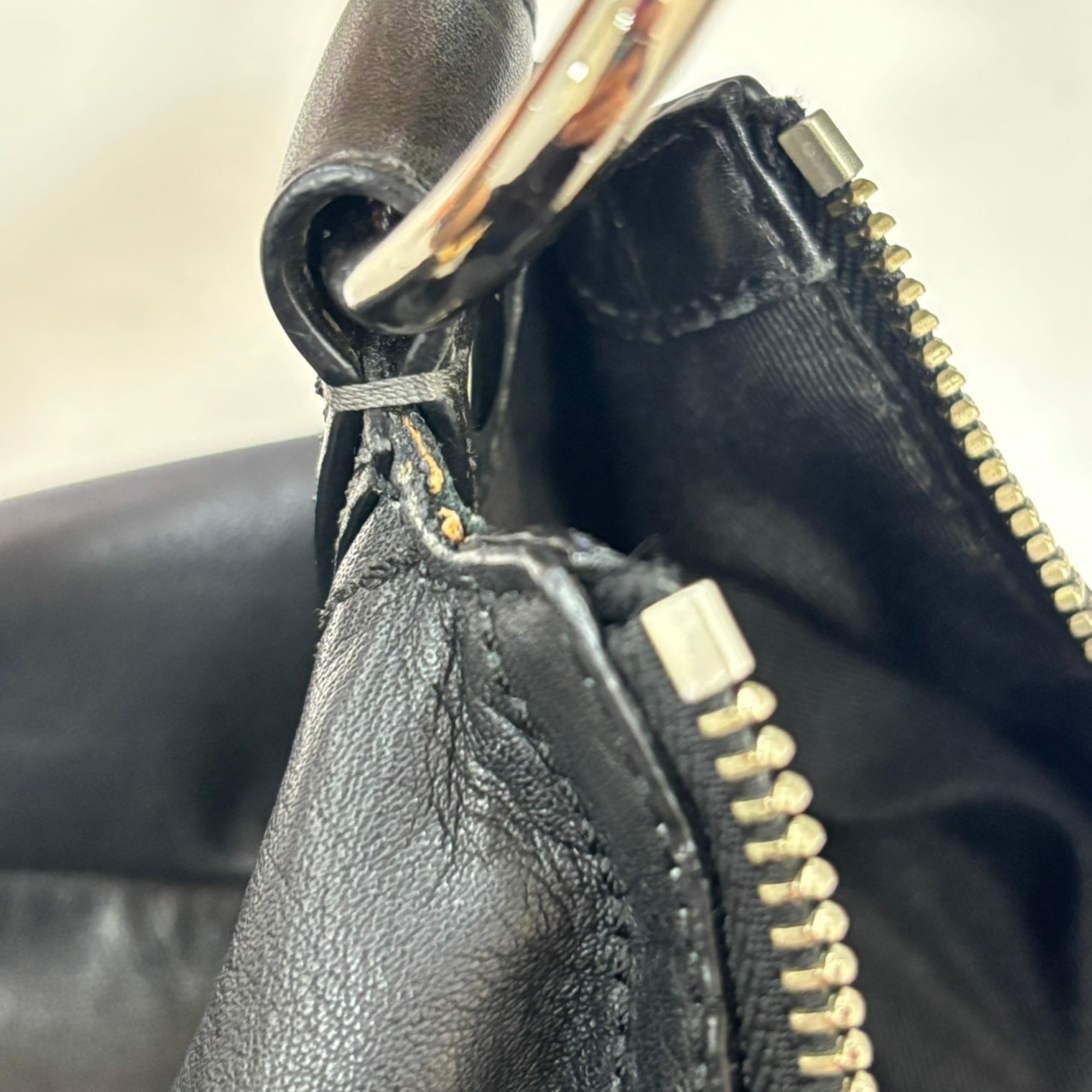 Coach Black Leather Shoulder Bag (Pre-Owned)