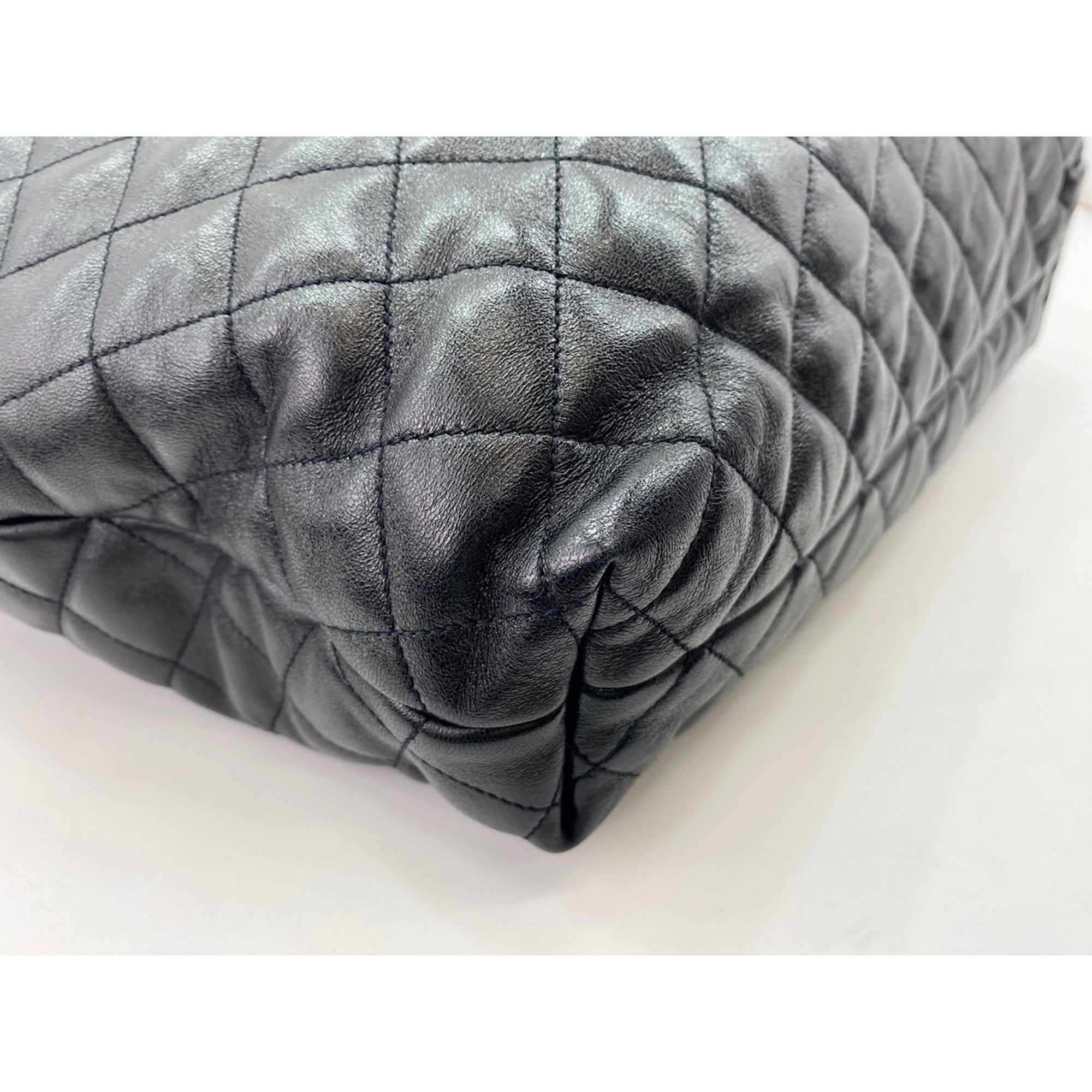 Yves Saint Laurent Black Tote Bag (Pre-Owned)