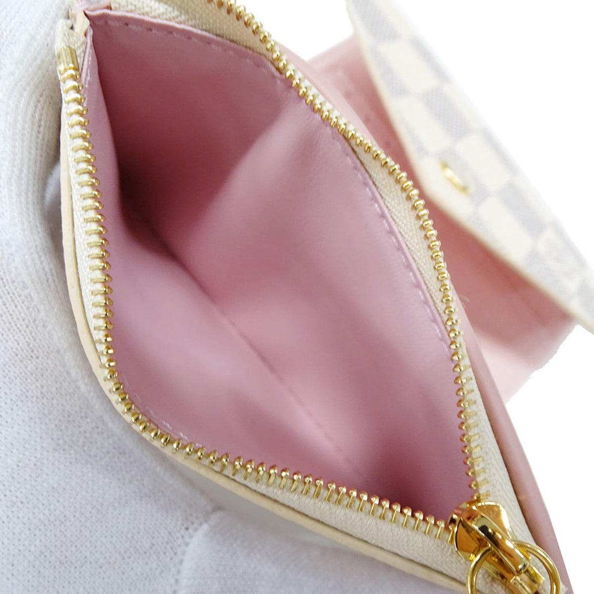 Louis Vuitton Ivory Damier Azur Wallet (Tri-Fold) (Pre-Owned)