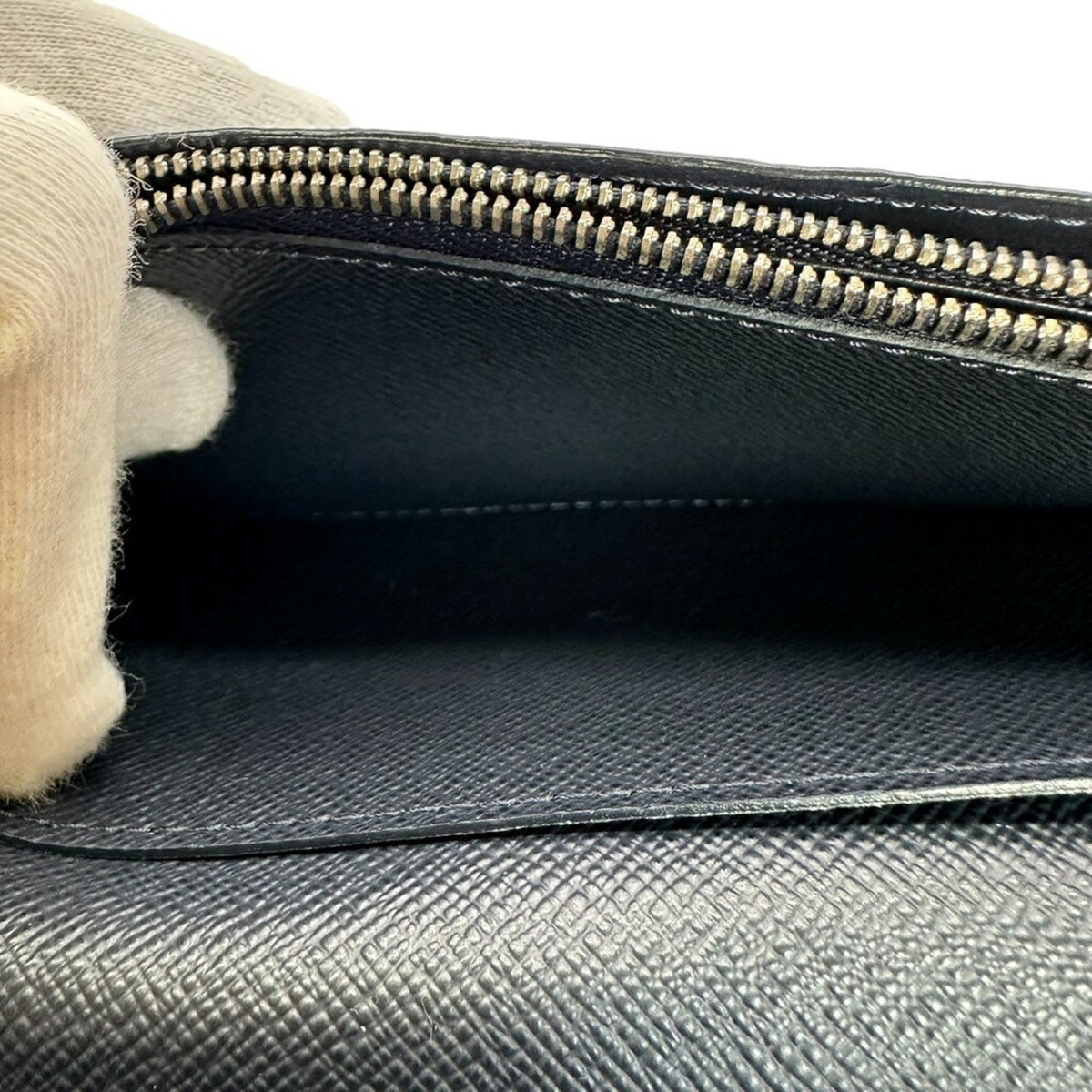 Louis Vuitton Noir Epi Leather Long Wallet (Bi-Fold) (Pre-Owned)