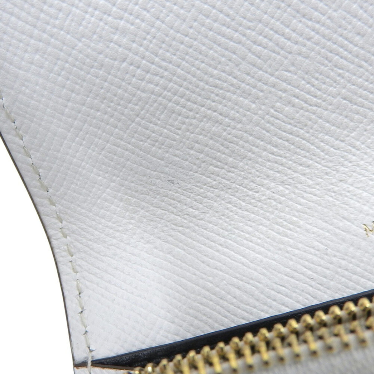 Cartier White Leather Coin Purse/Coin Case (Pre-Owned)