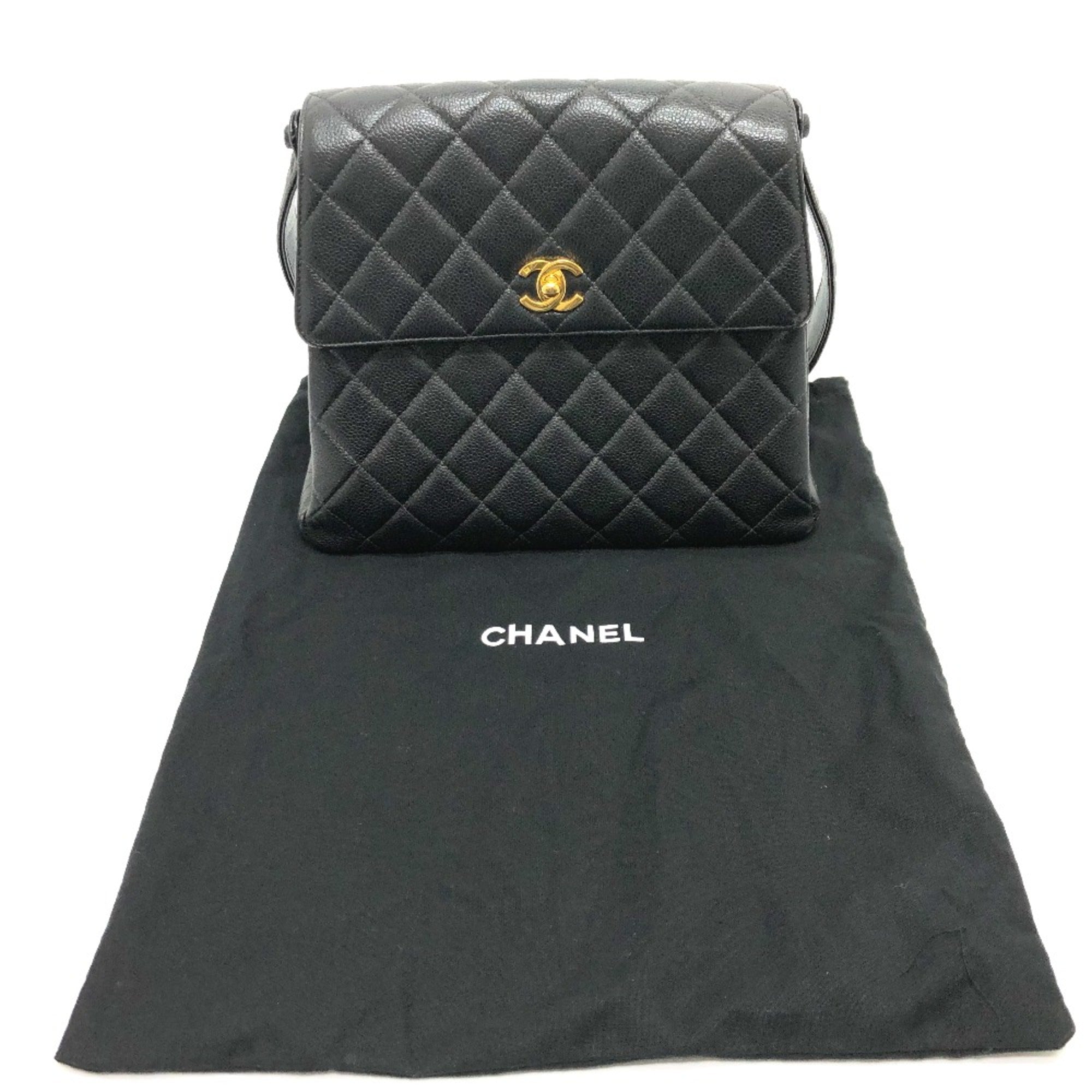 Chanel Black Leather Shoulder Bag (Pre-Owned)