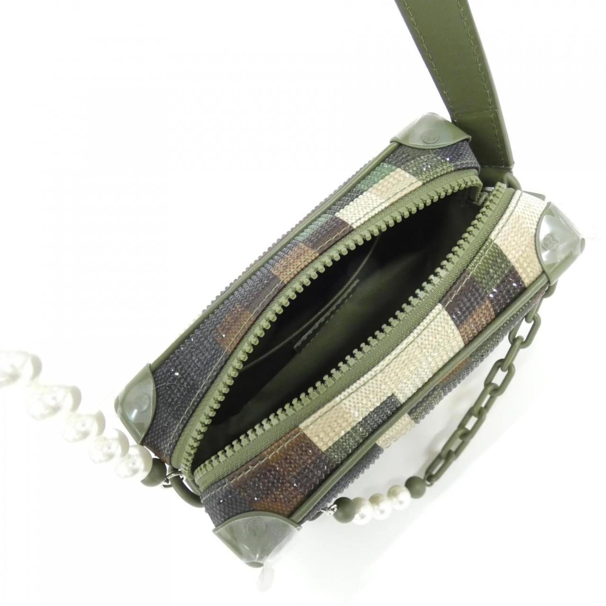 Louis Vuitton Vert Satin Shoulder Bag (Pre-Owned)