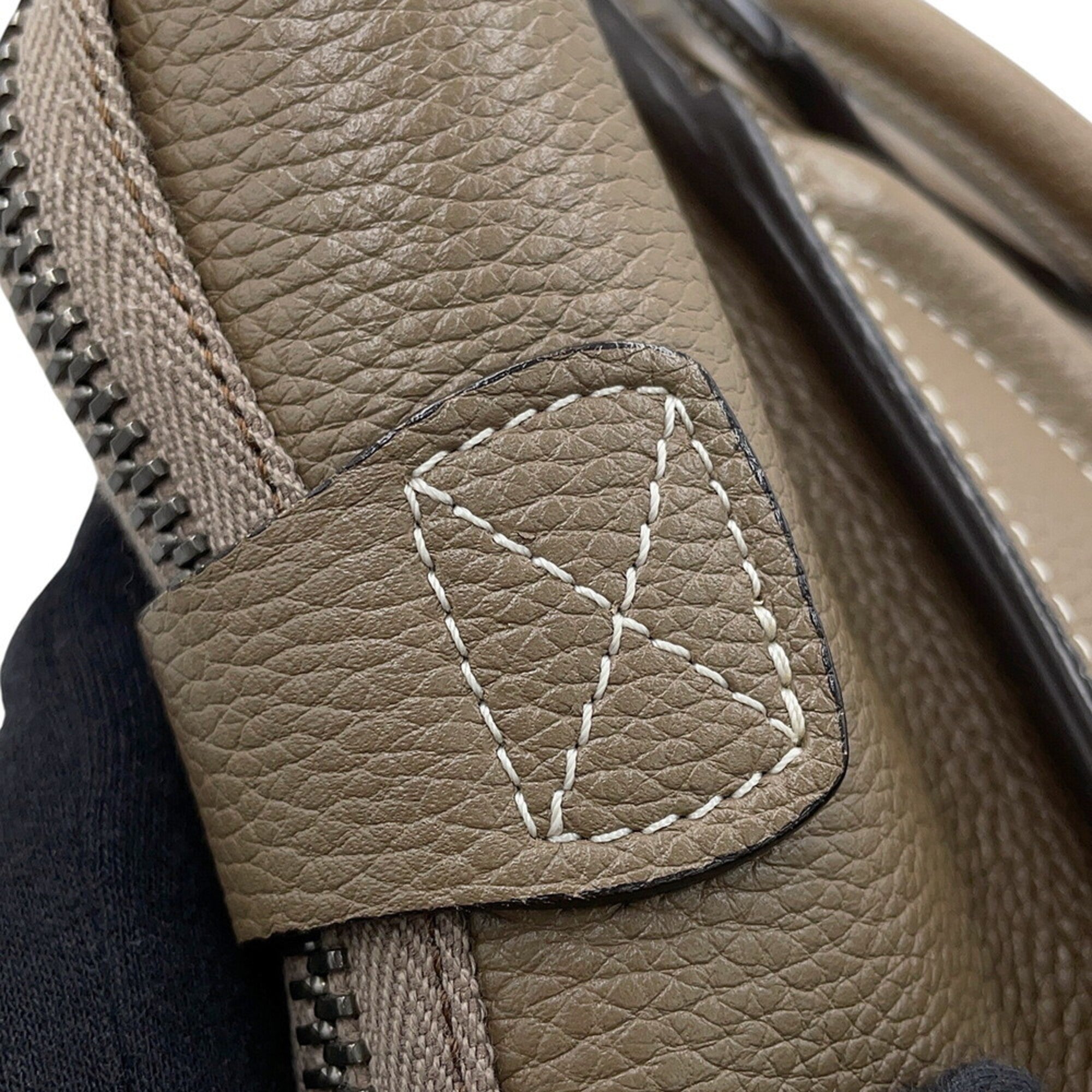 Celine Grayish Leather Handbag (Pre-Owned)