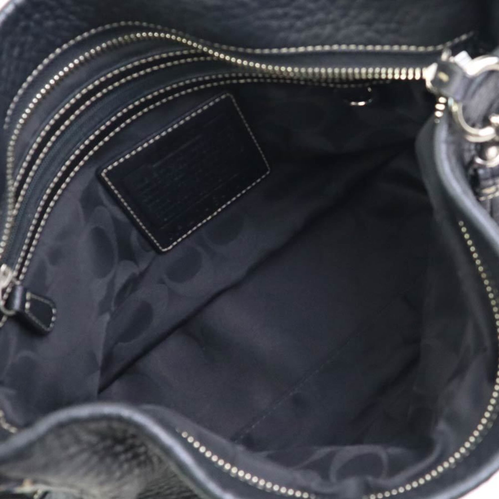 Coach Black Leather Handbag (Pre-Owned)