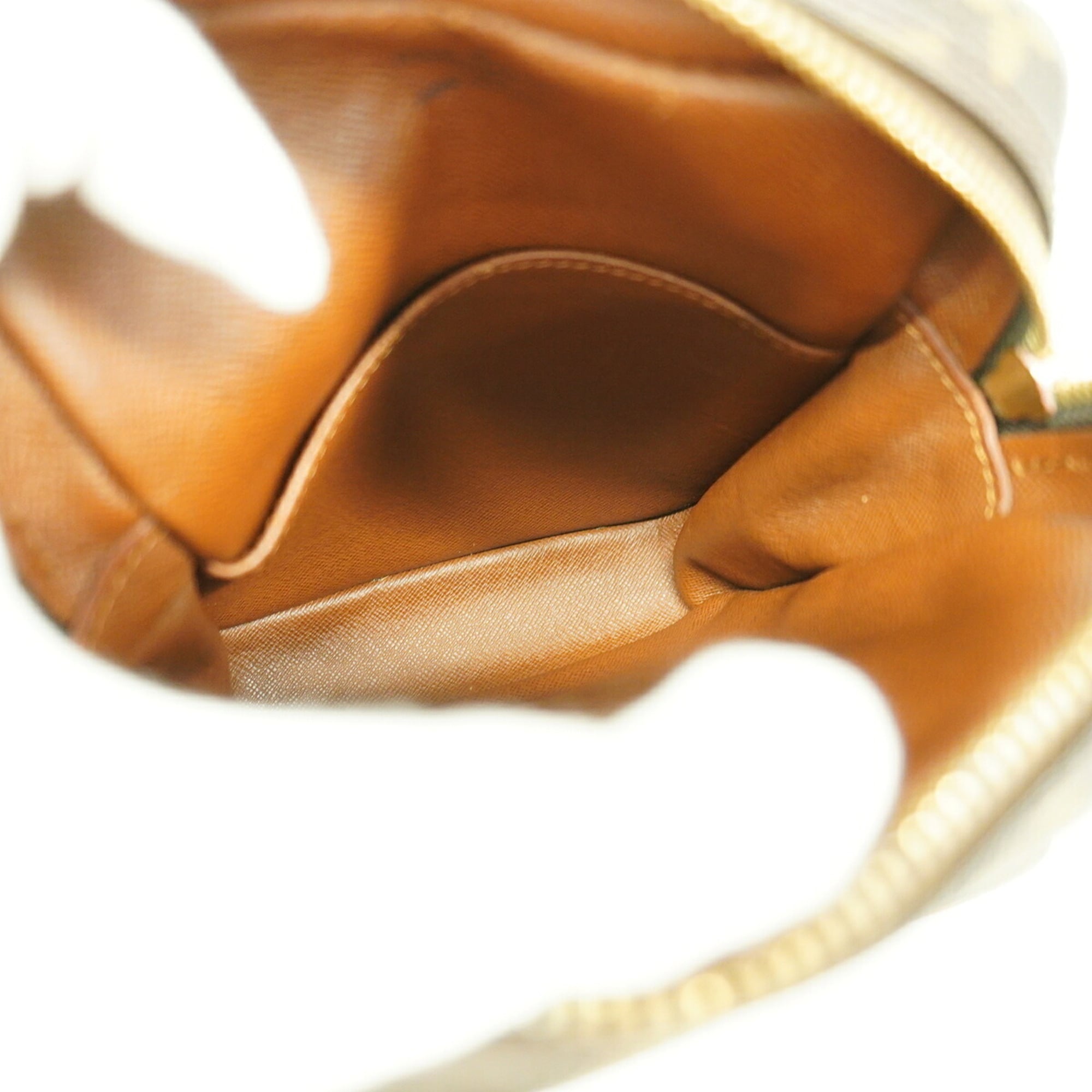 Louis Vuitton Brown Shoulder Bag (Pre-Owned)