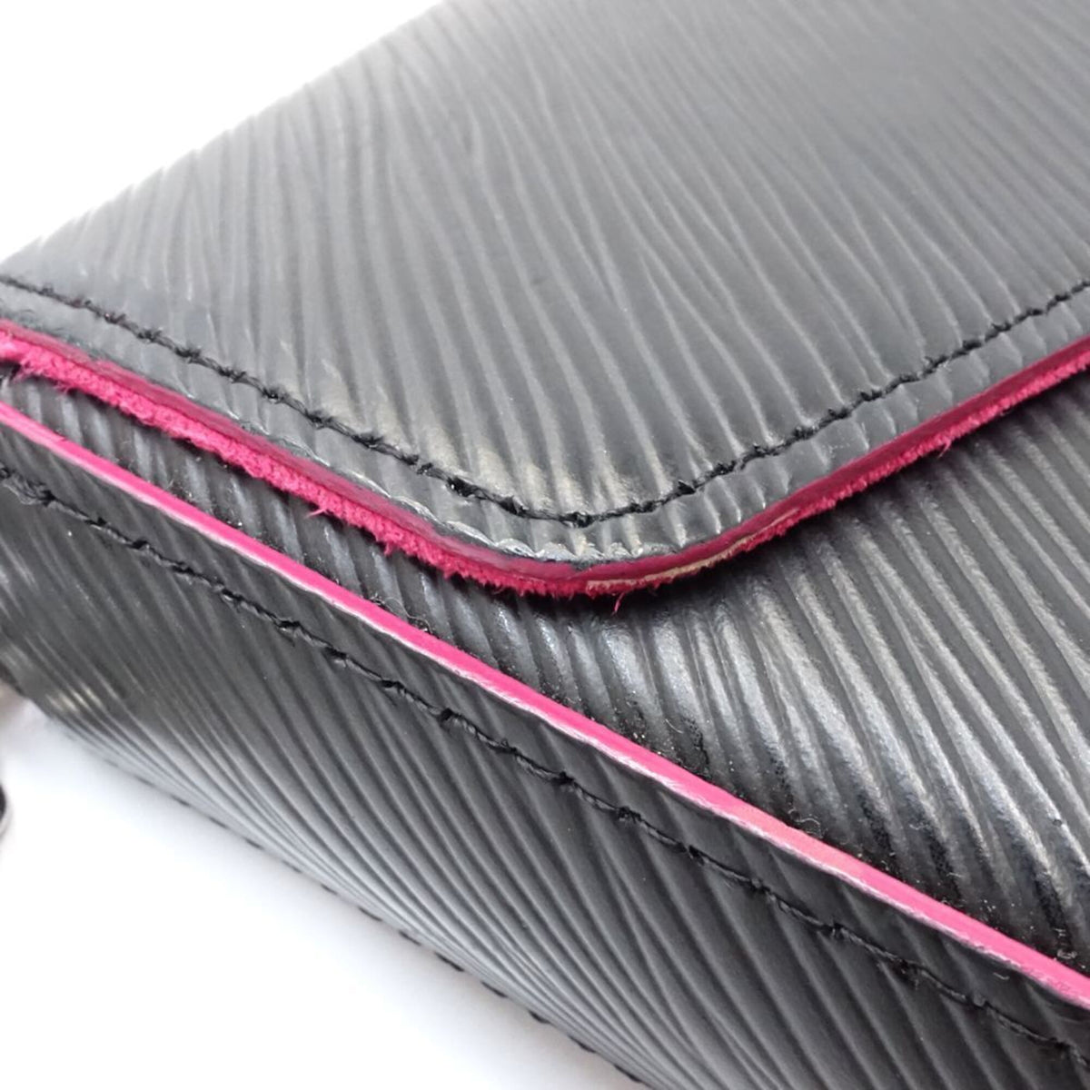 Louis Vuitton Epi Hot Pink Noir Epi Leather Pochette (Pre-Owned)