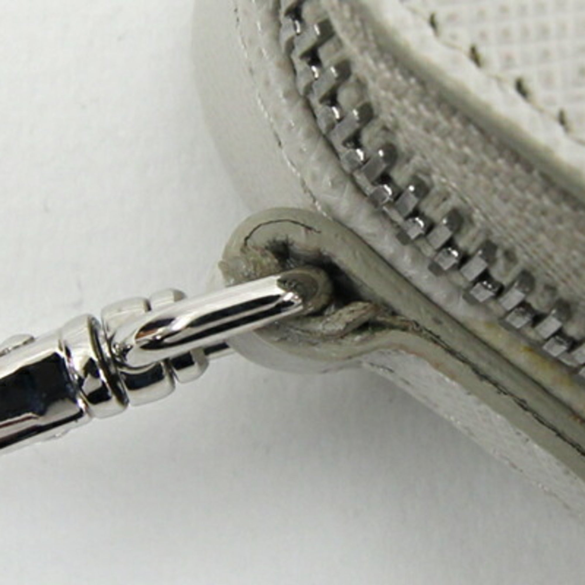 Prada Ivory Leather Shoulder Bag (Pre-Owned)
