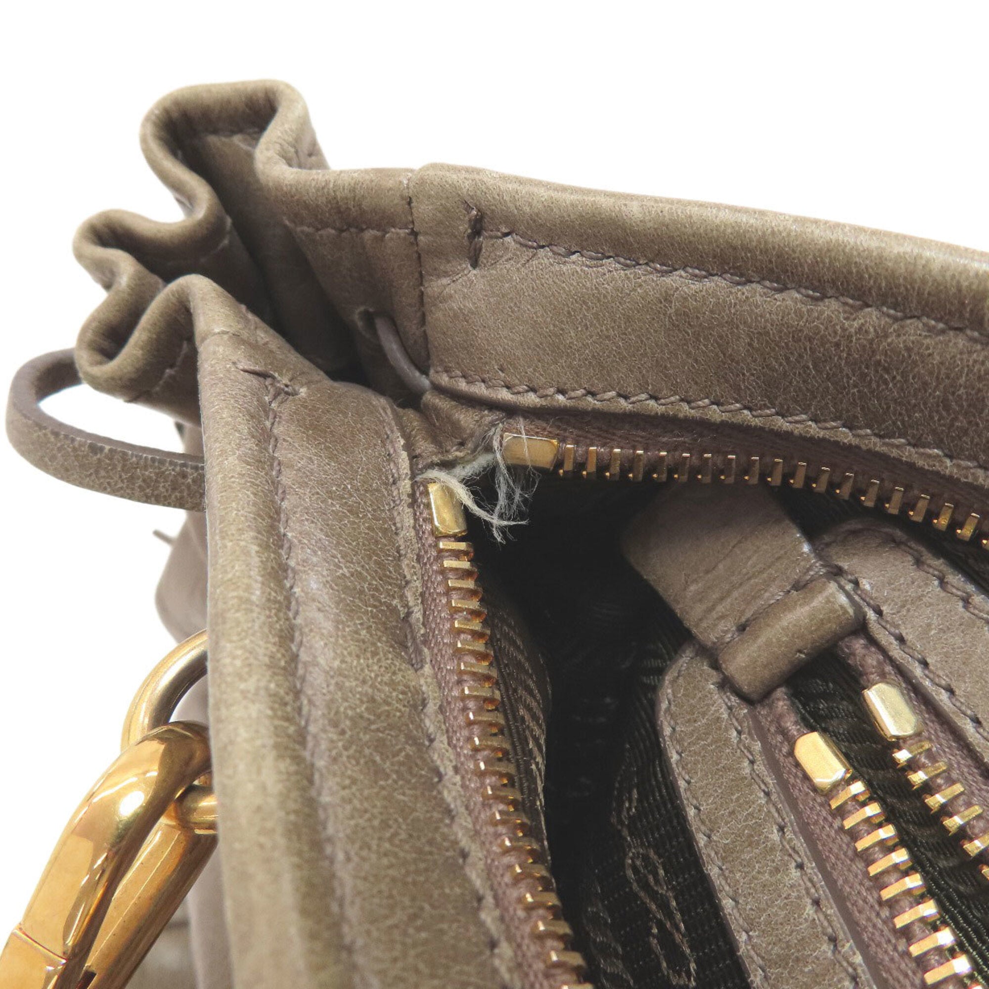 Prada Brown Leather Handbag (Pre-Owned)
