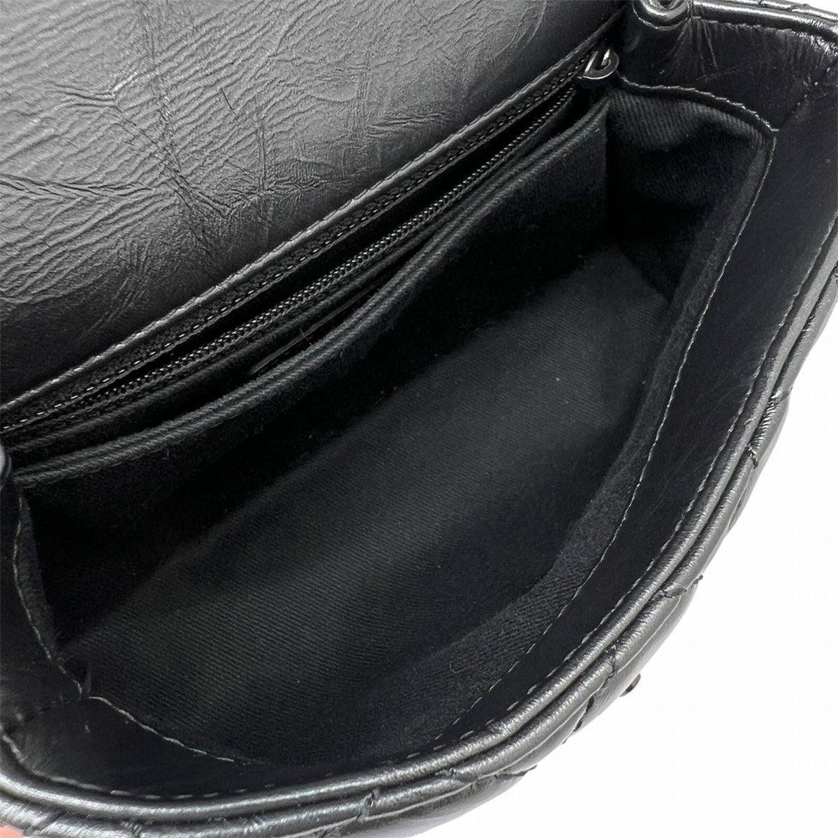 Chanel Metallic Gray Leather Handbag Shoulder Bag (Pre-Owned)