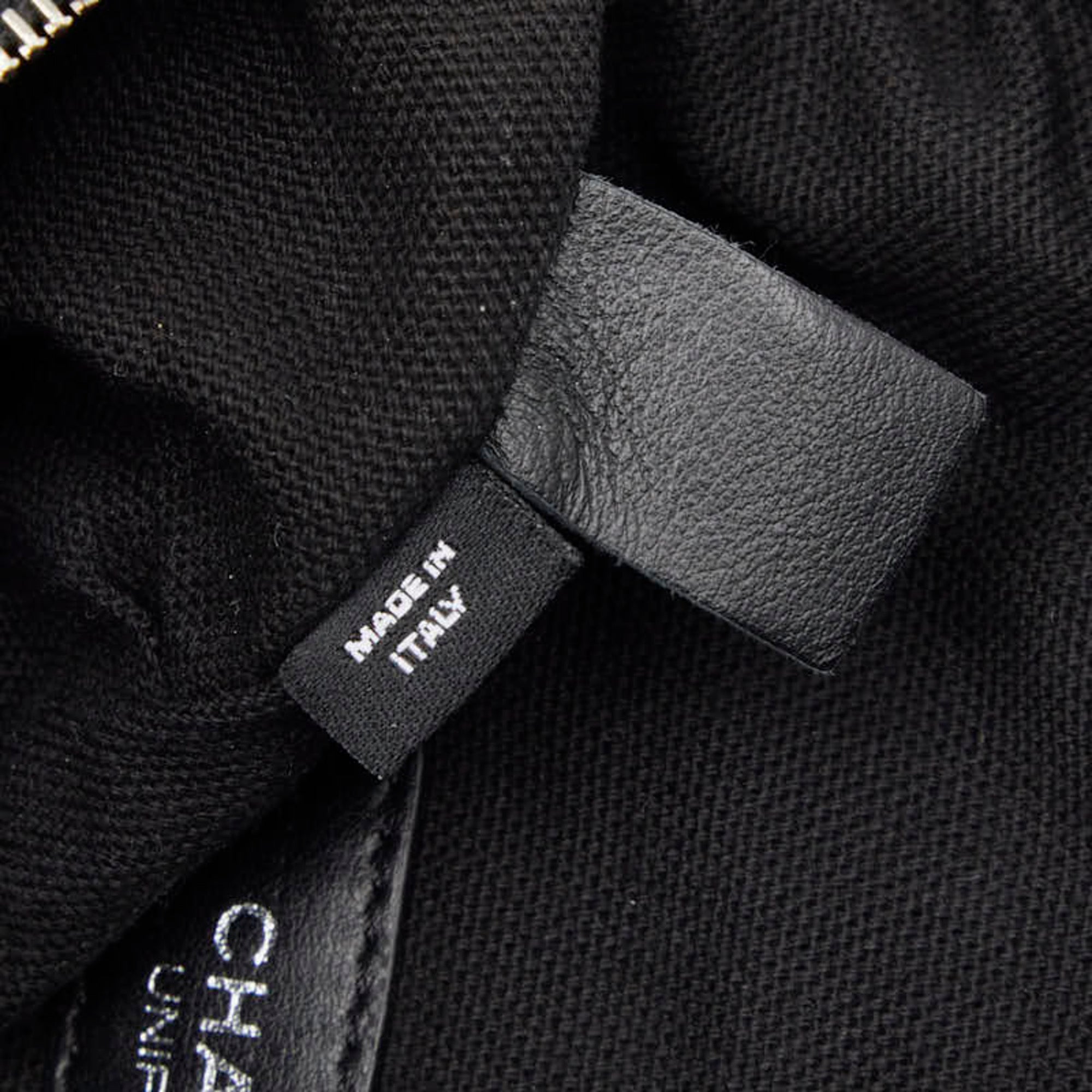 Chanel Black Leather Sling Bag (Pre-Owned)