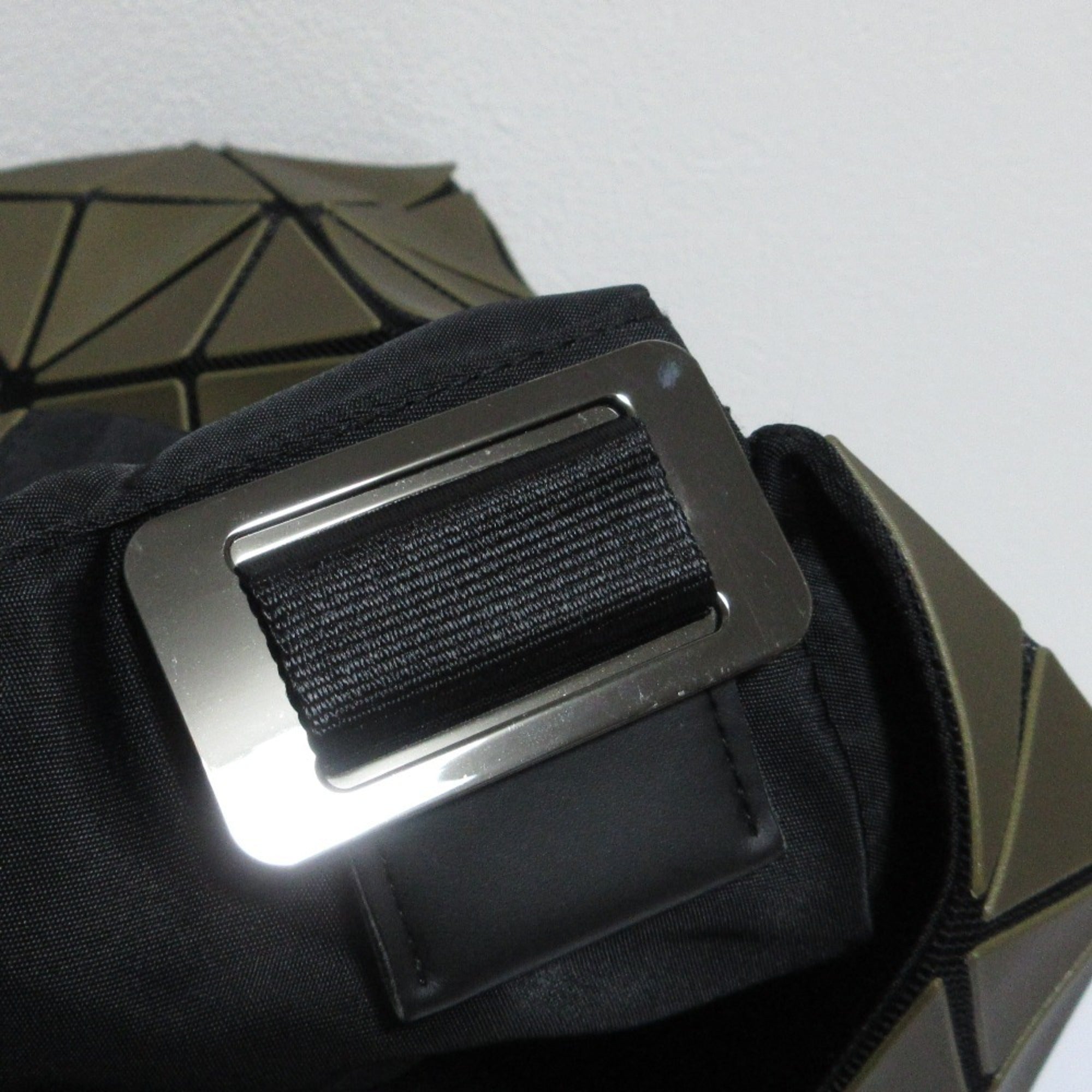 Bao Bao Issey Miyake Khaki Vinyl Polyester Nylon Brass Polyurethane Shoulder Bag (Pre-Owned)
