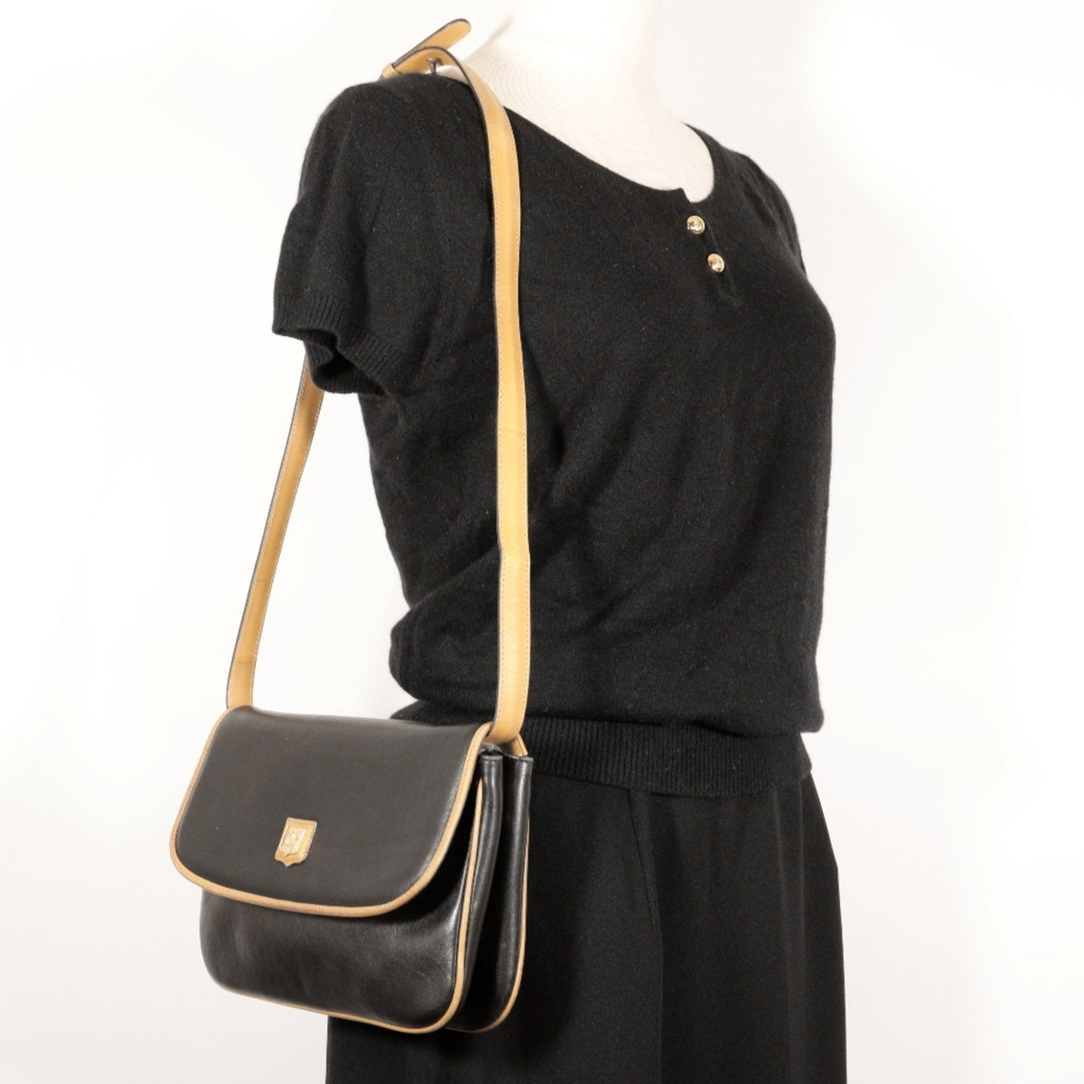 Celine Black Leather Shoulder Bag (Pre-Owned)