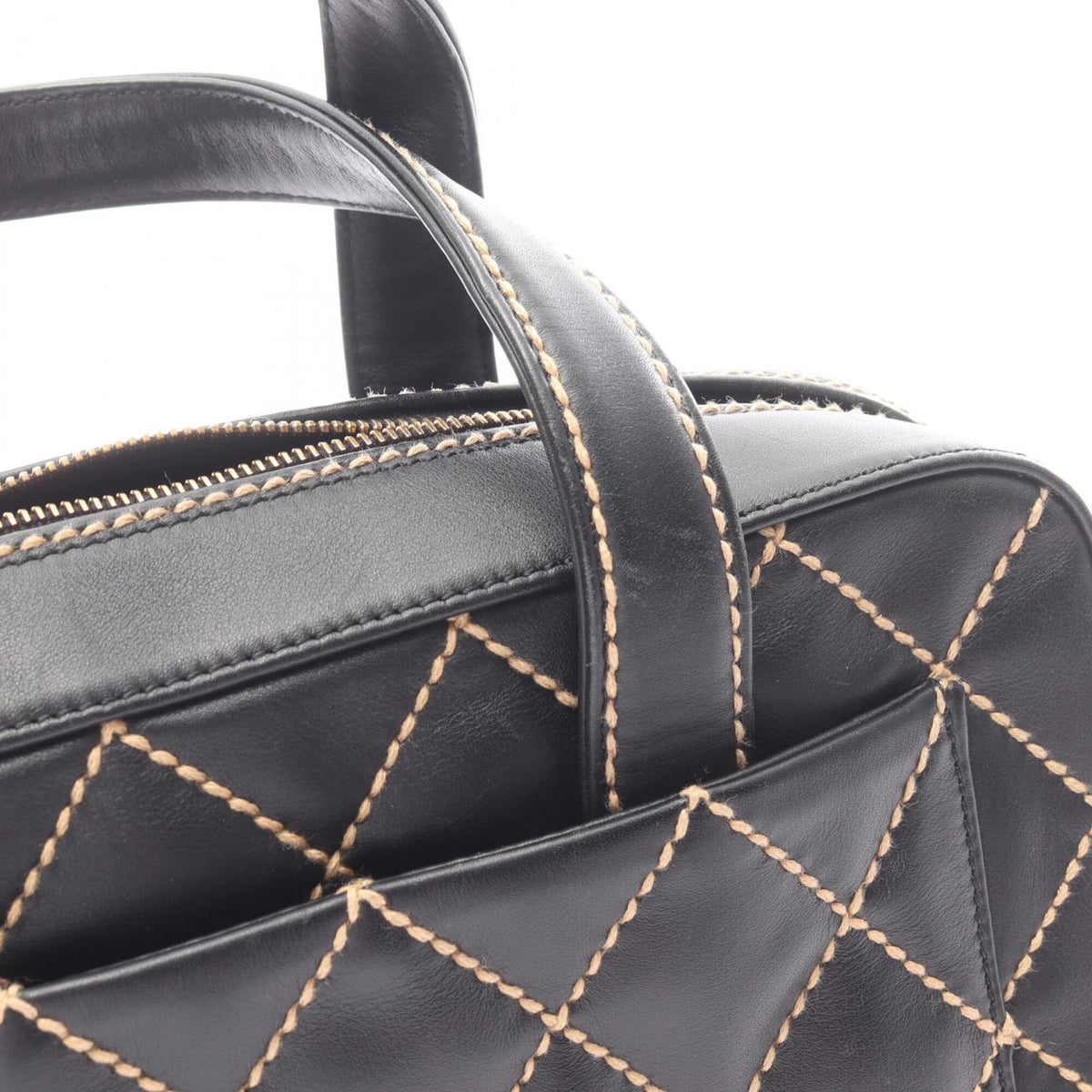 Chanel Black Leather Handbag (Pre-Owned)