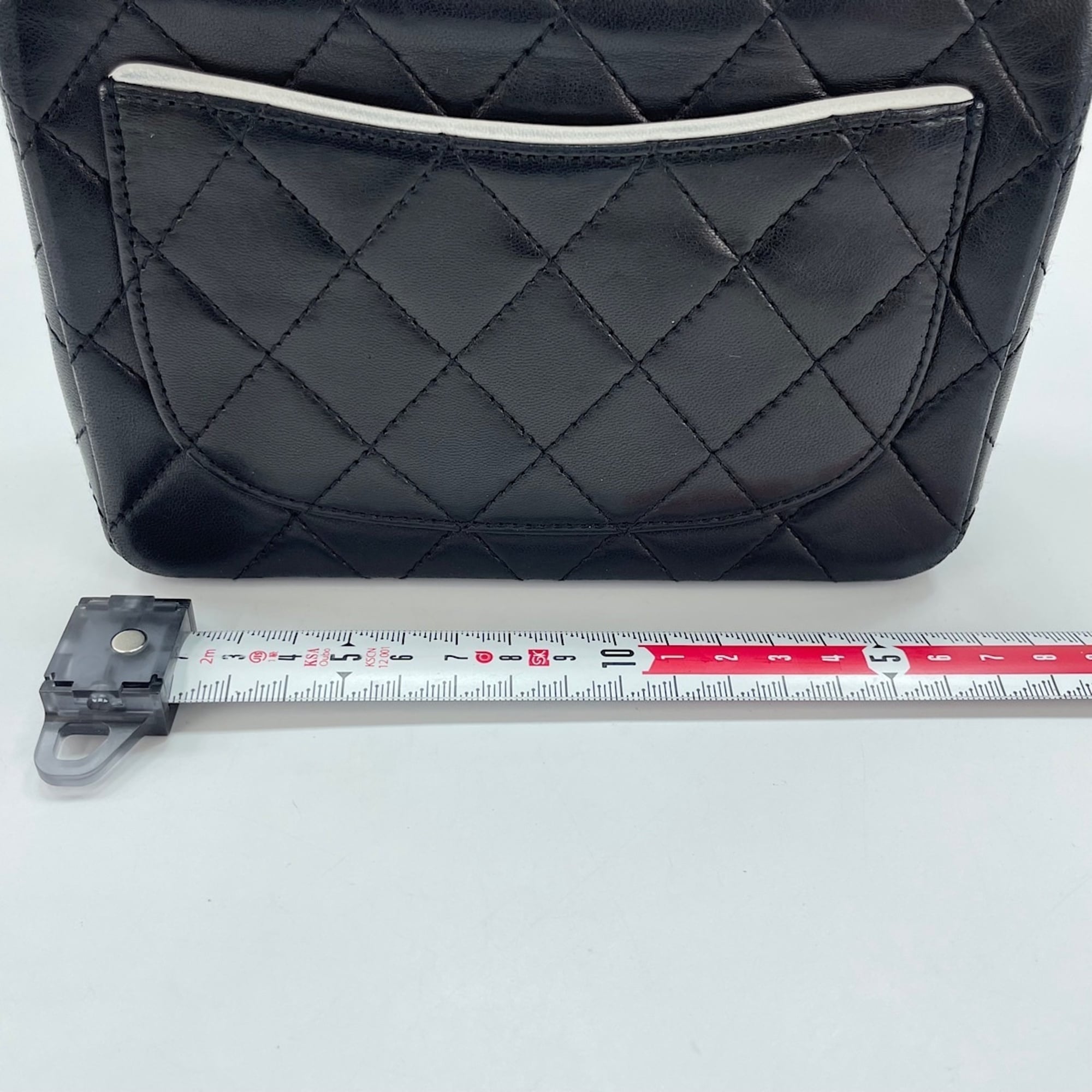 Chanel Matelasse Black Shoulder Bag (Pre-Owned)
