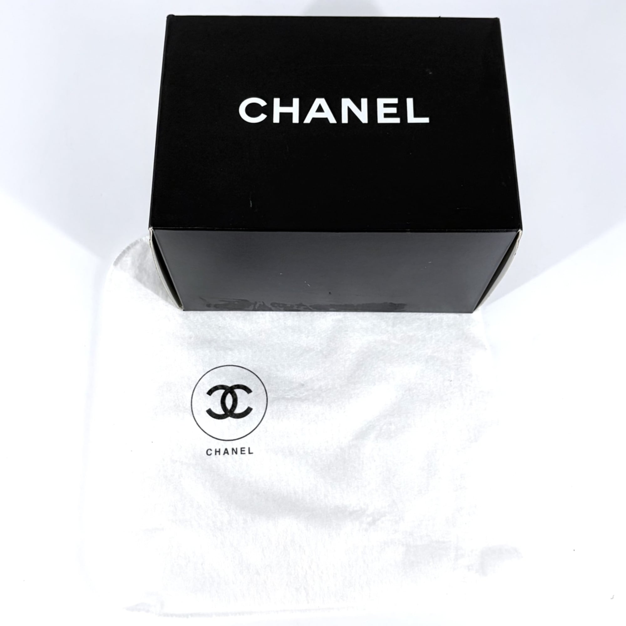 Chanel Black Grained Calfskin Pouch Vanity Bag (Pre-Owned)