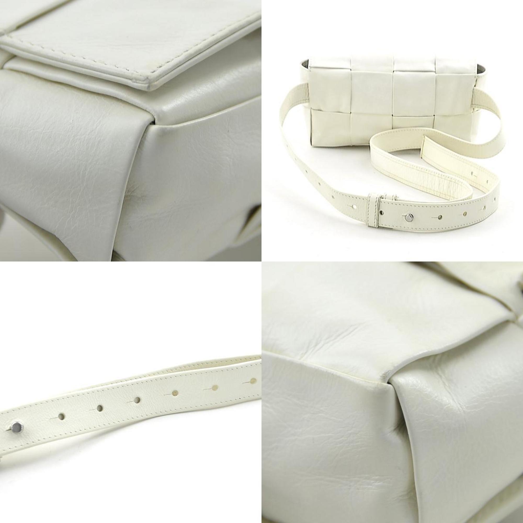 Bottega Veneta White Leather Fanny Pack (Pre-Owned)