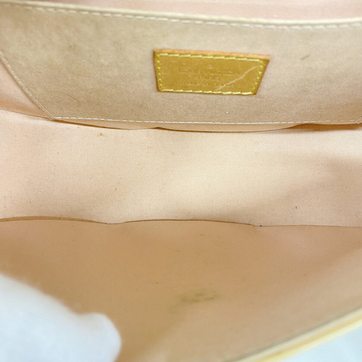Louis Vuitton Pink Shoulder Bag (Pre-Owned)