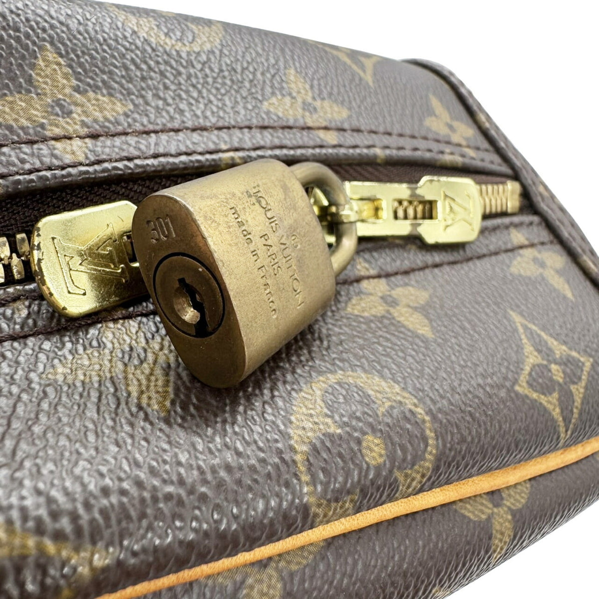 Louis Vuitton Monogram Brown Monogram Handbag (Pre-Owned)