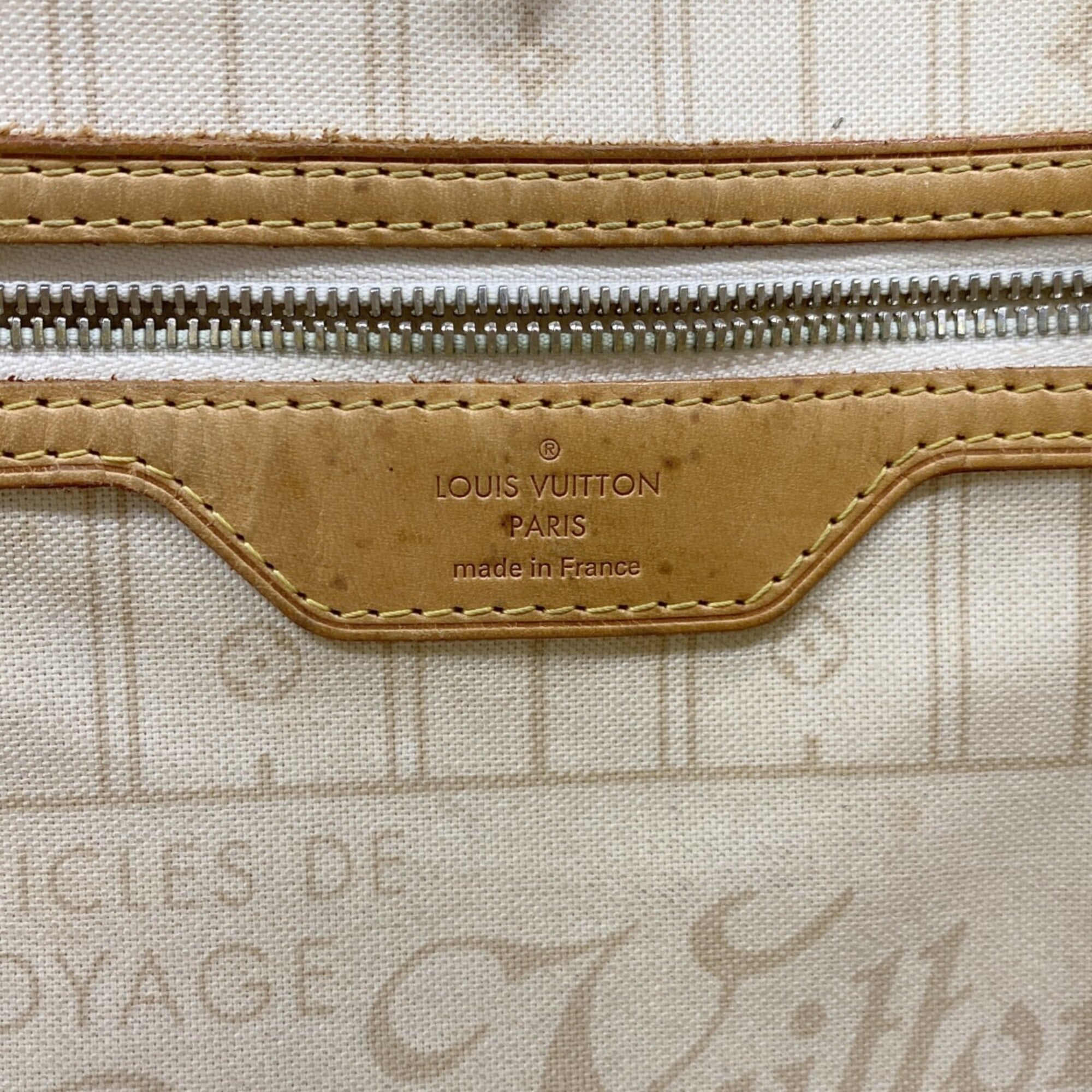 Louis Vuitton White Tote Bag (Pre-Owned)