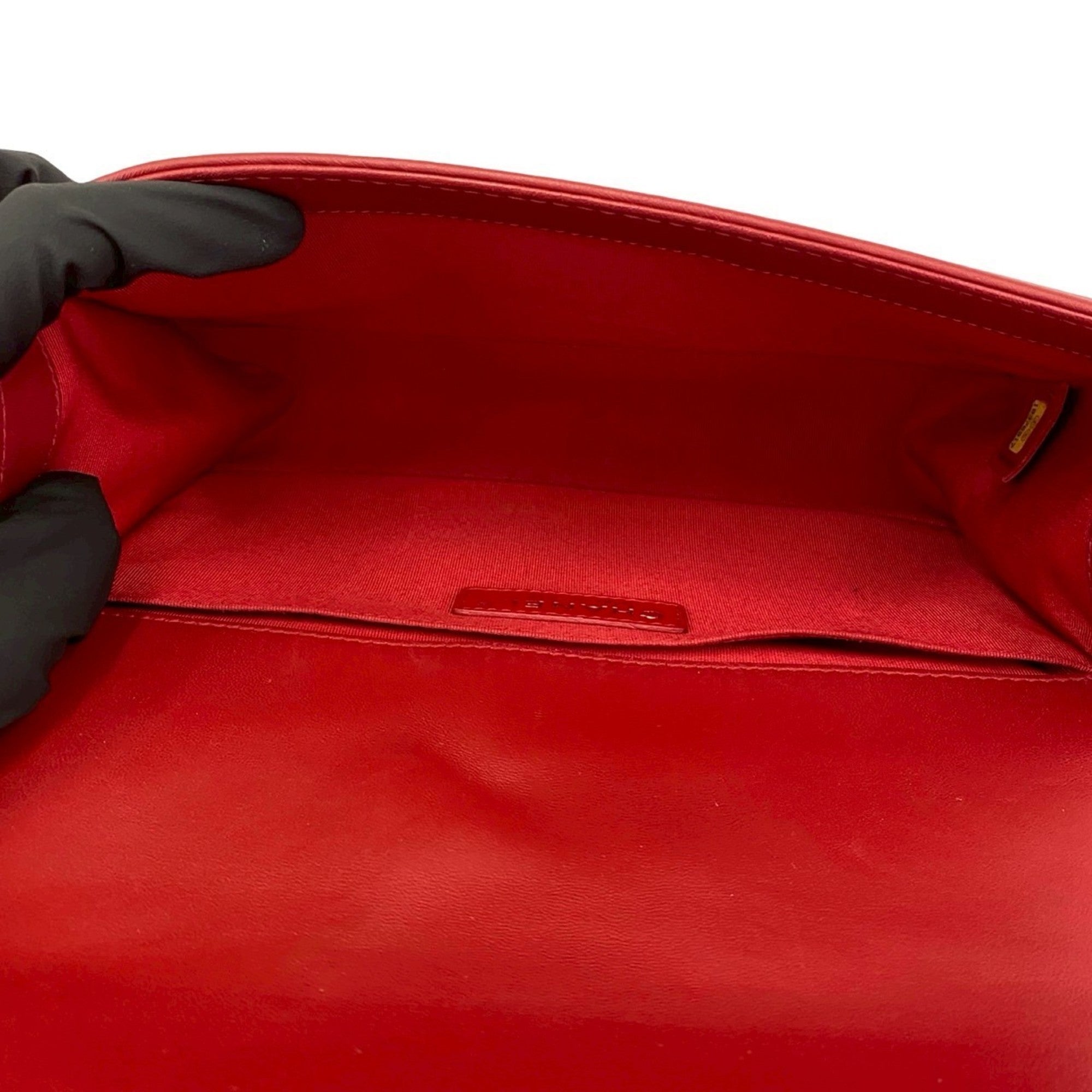 Chanel Black Red Color Leather Shoulder Bag (Pre-Owned)
