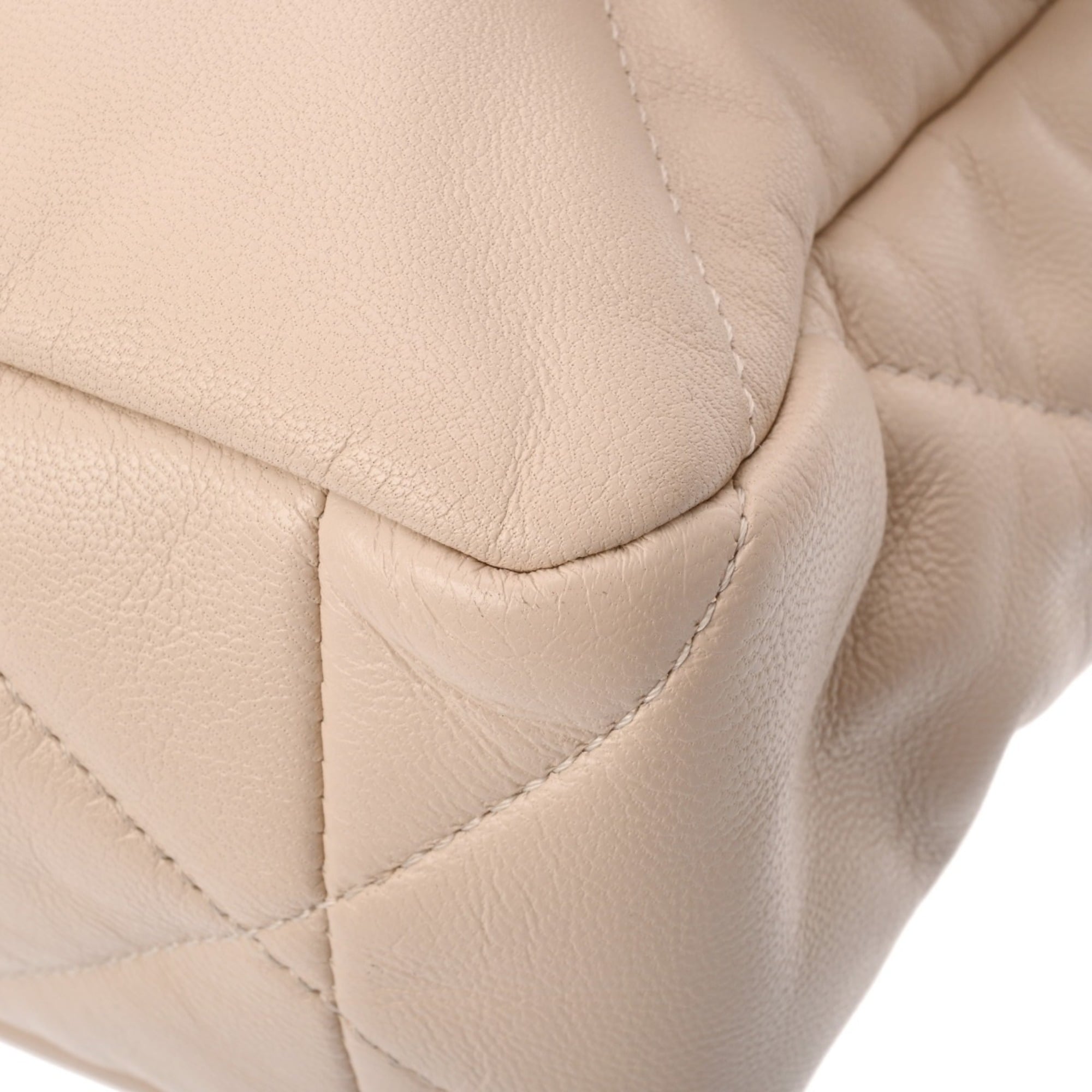 Chanel Beige Leather Handbag Shoulder Bag (Pre-Owned)