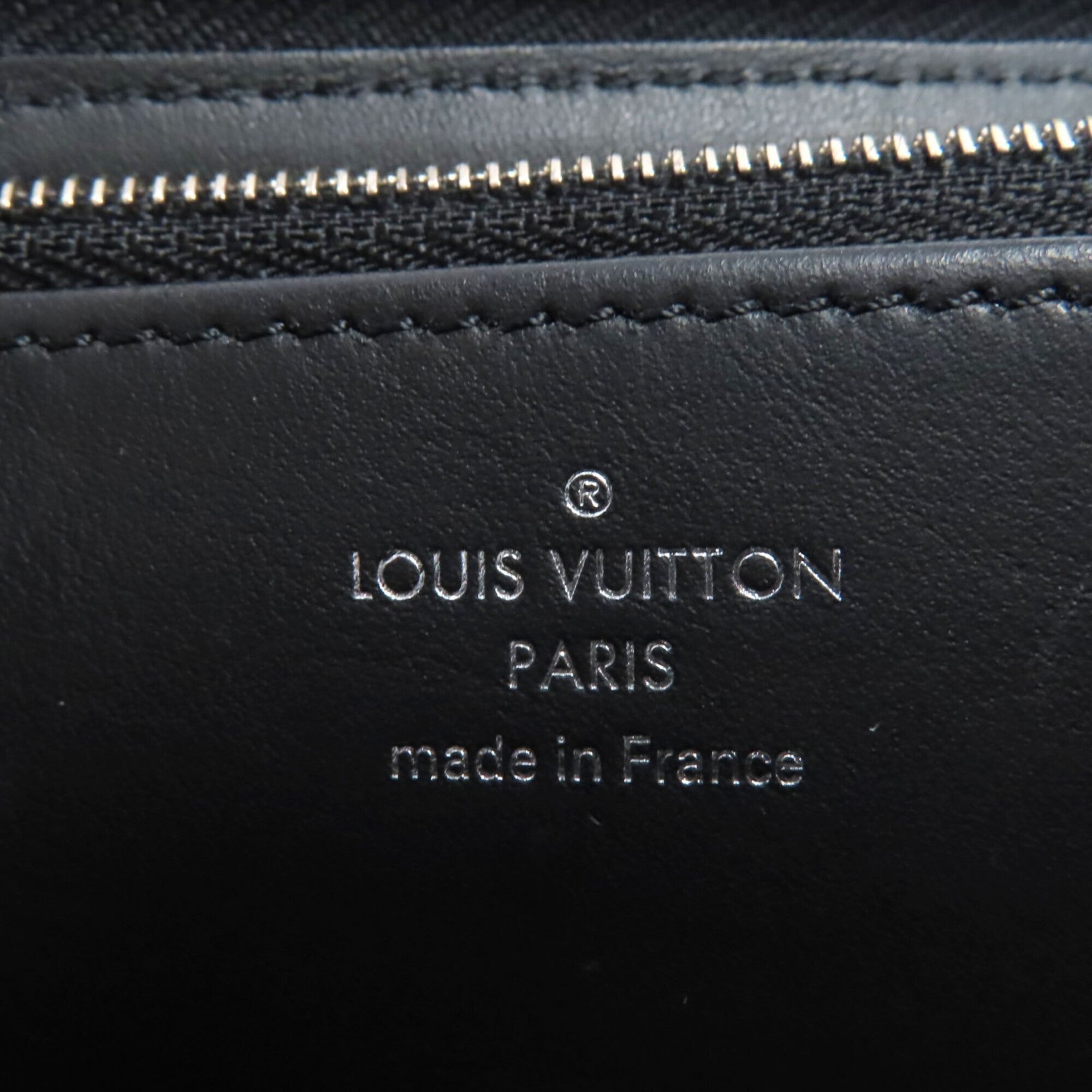 Louis Vuitton Mahina Noir Mahina Leather Long Wallet (Bi-Fold) (Pre-Owned)