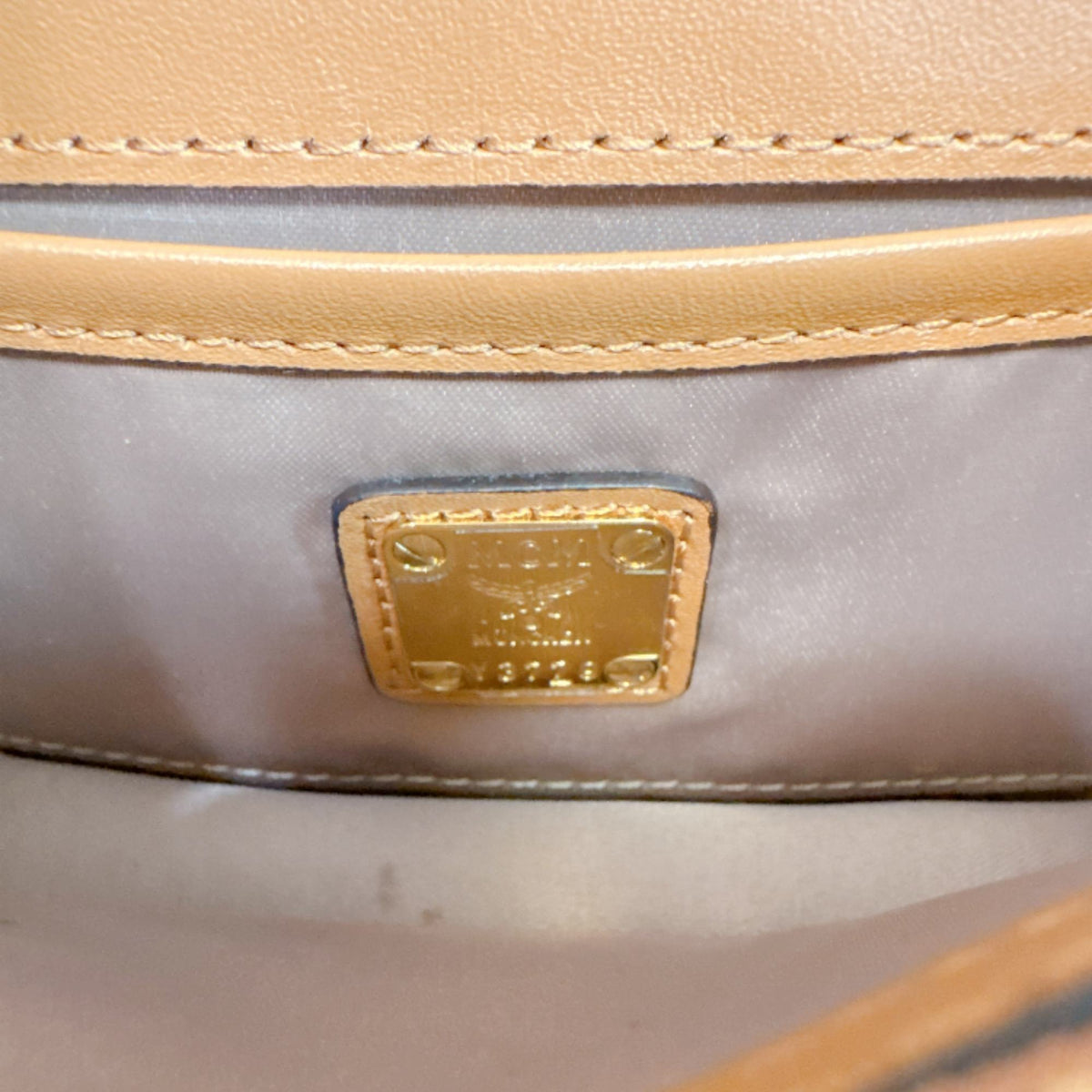 Mcm Brown Camel Leather Pvc Handbag Shoulder Bag (Pre-Owned)