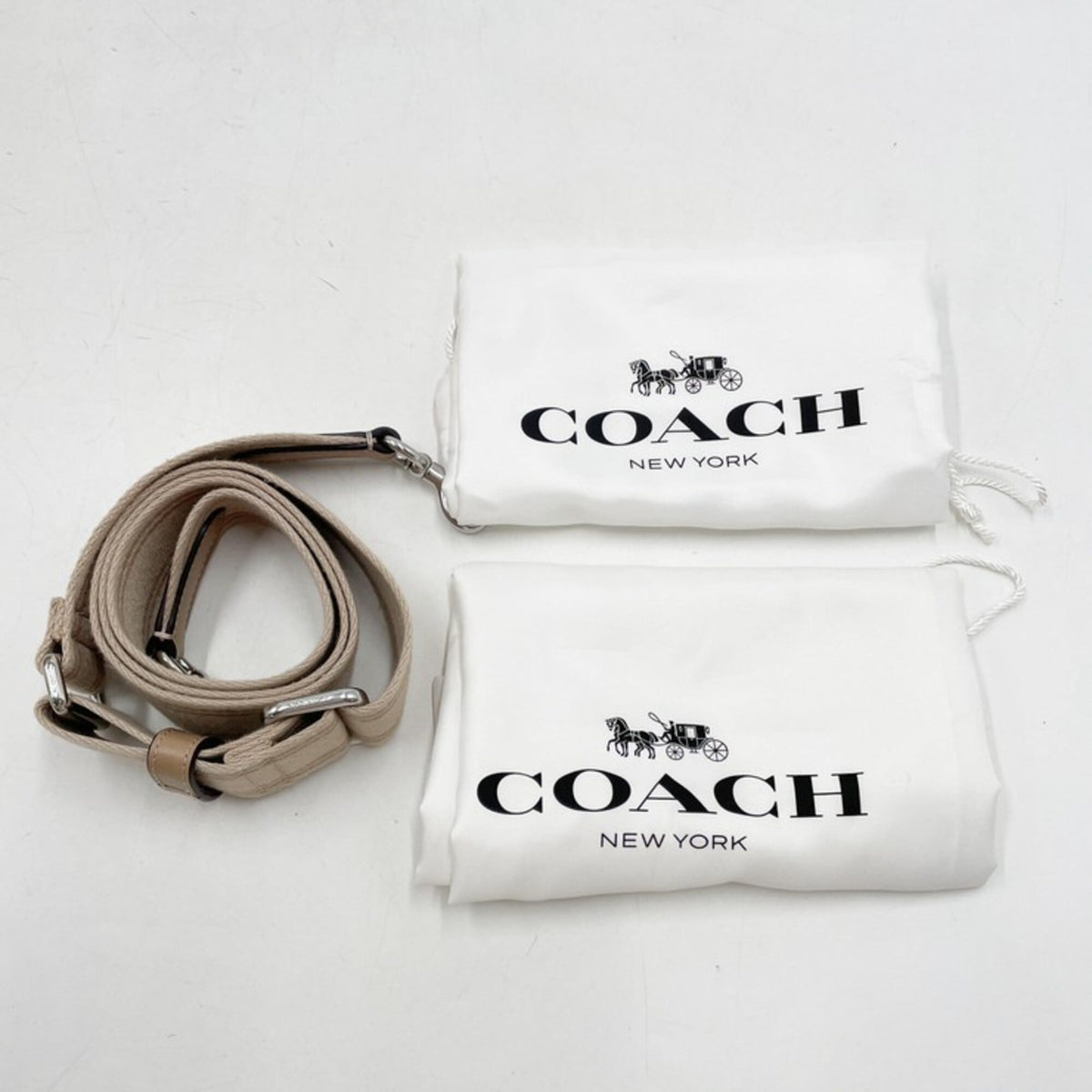 Coach Beige Canvas Handbag Tote Bag (Pre-Owned)