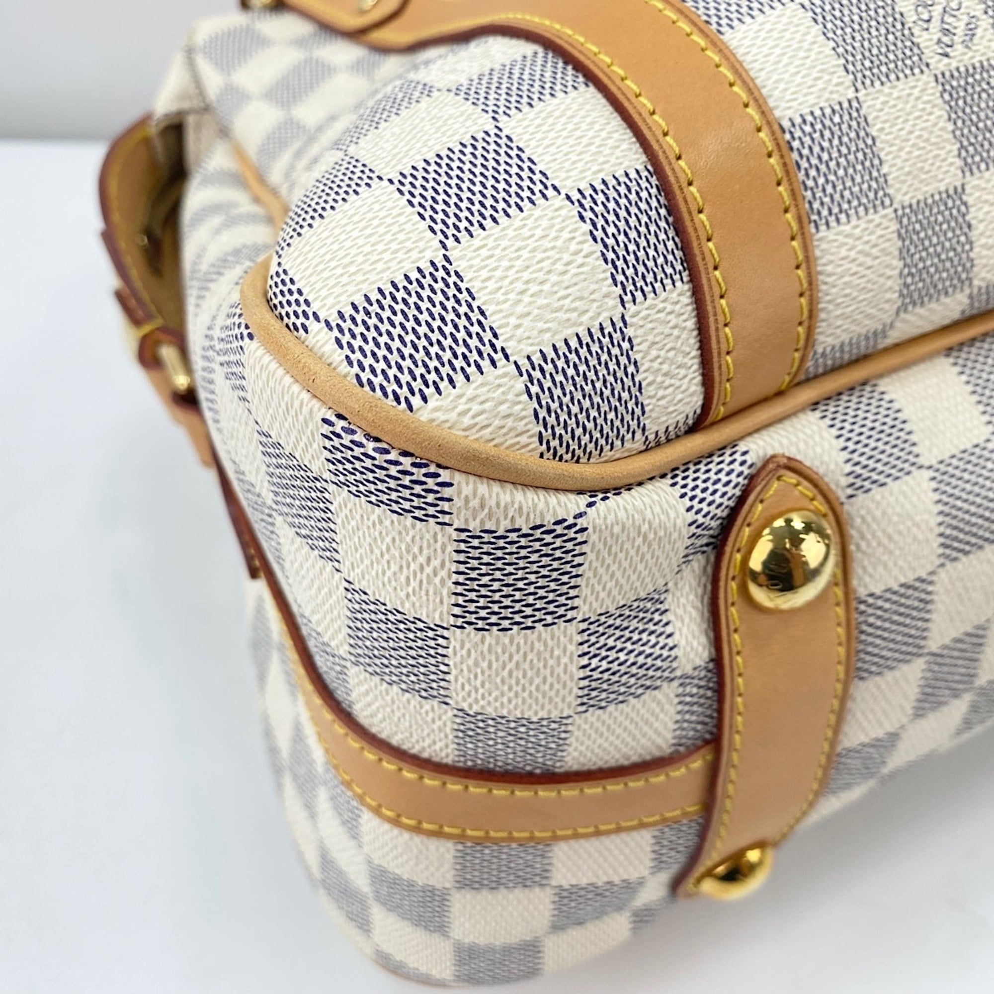 Louis Vuitton Damier Azur White Shoulder Bag (Pre-Owned)