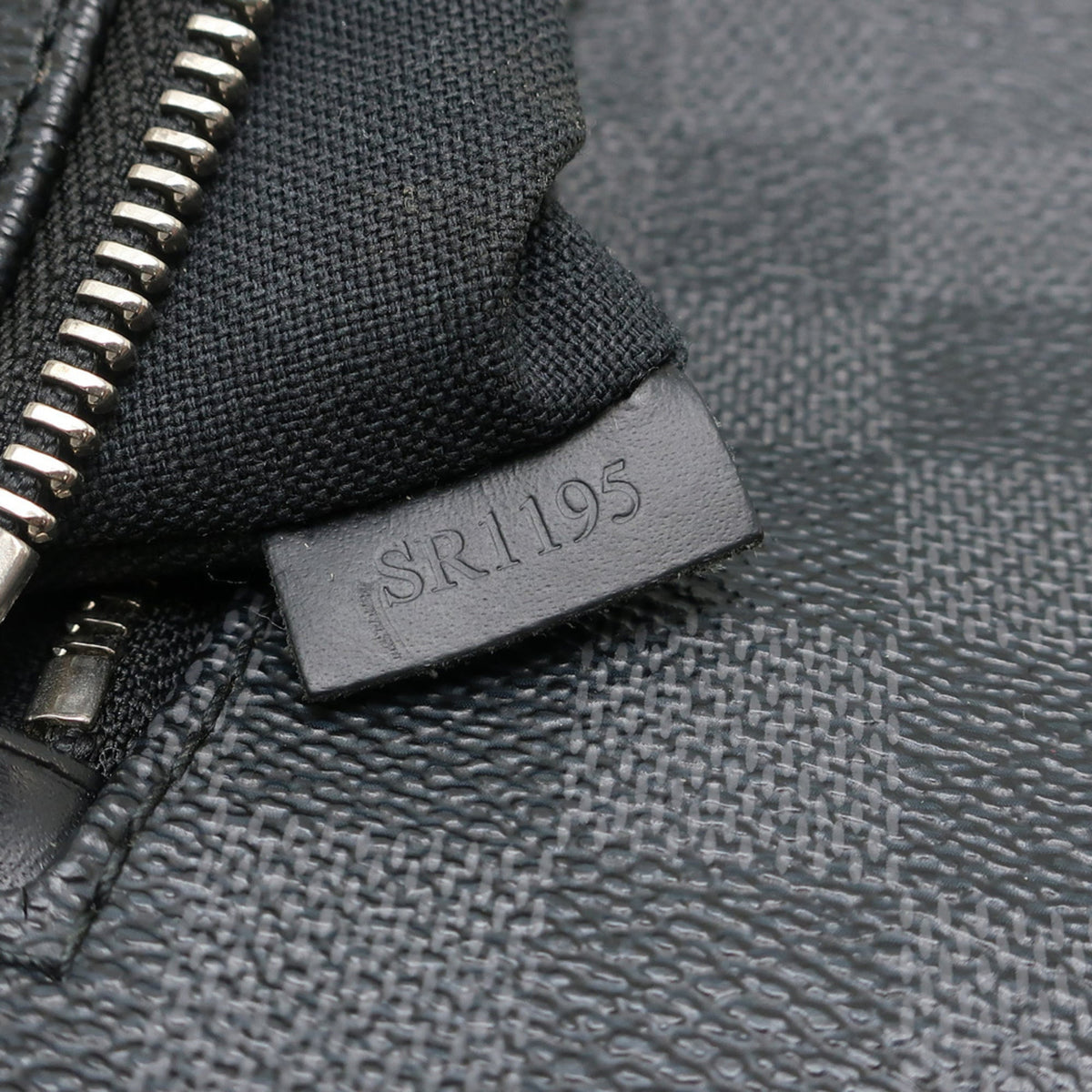 Louis Vuitton Black Damier Canvas Damier Graphite Damier Graphite Shoulder Bag (Pre-Owned)