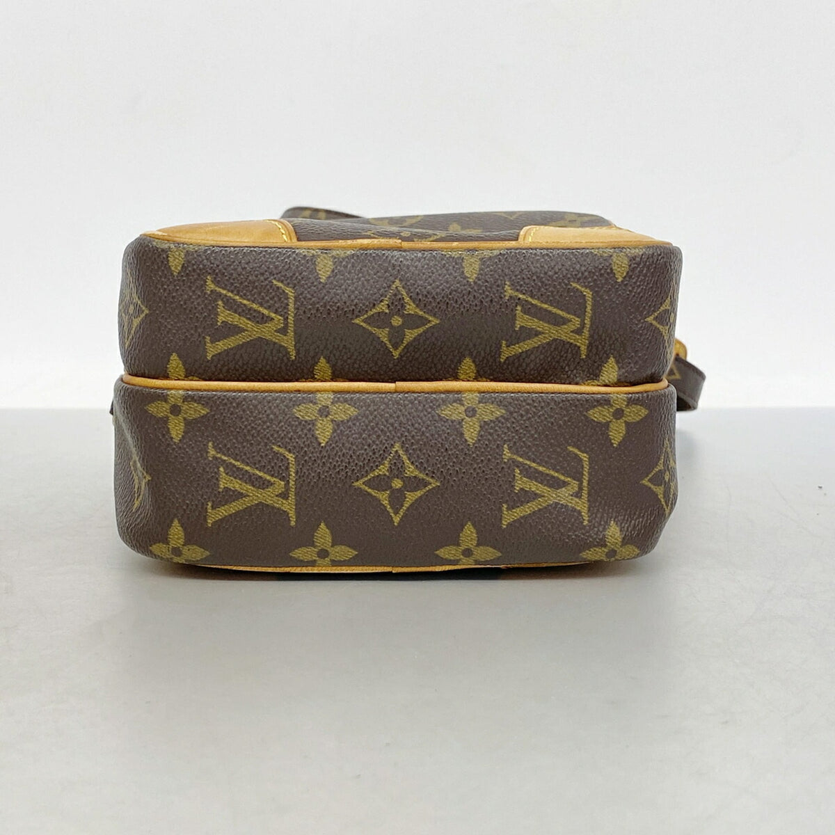 Louis Vuitton Brown Shoulder Bag (Pre-Owned)