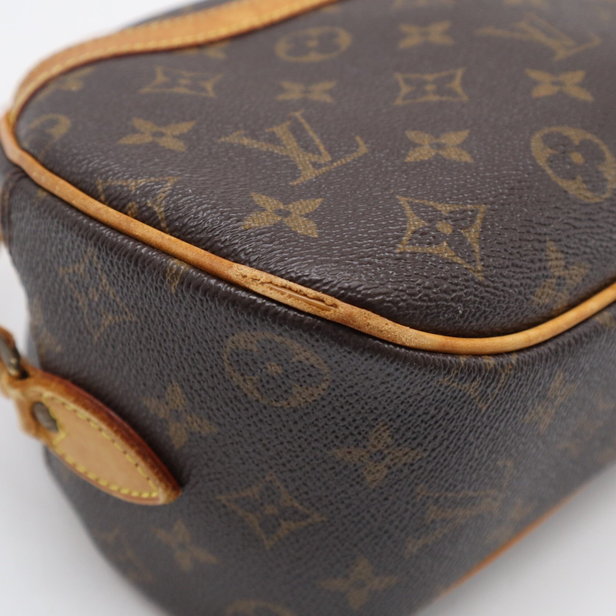 Louis Vuitton Brown Coated Canvas Leather Shoulder Bag (Pre-Owned)