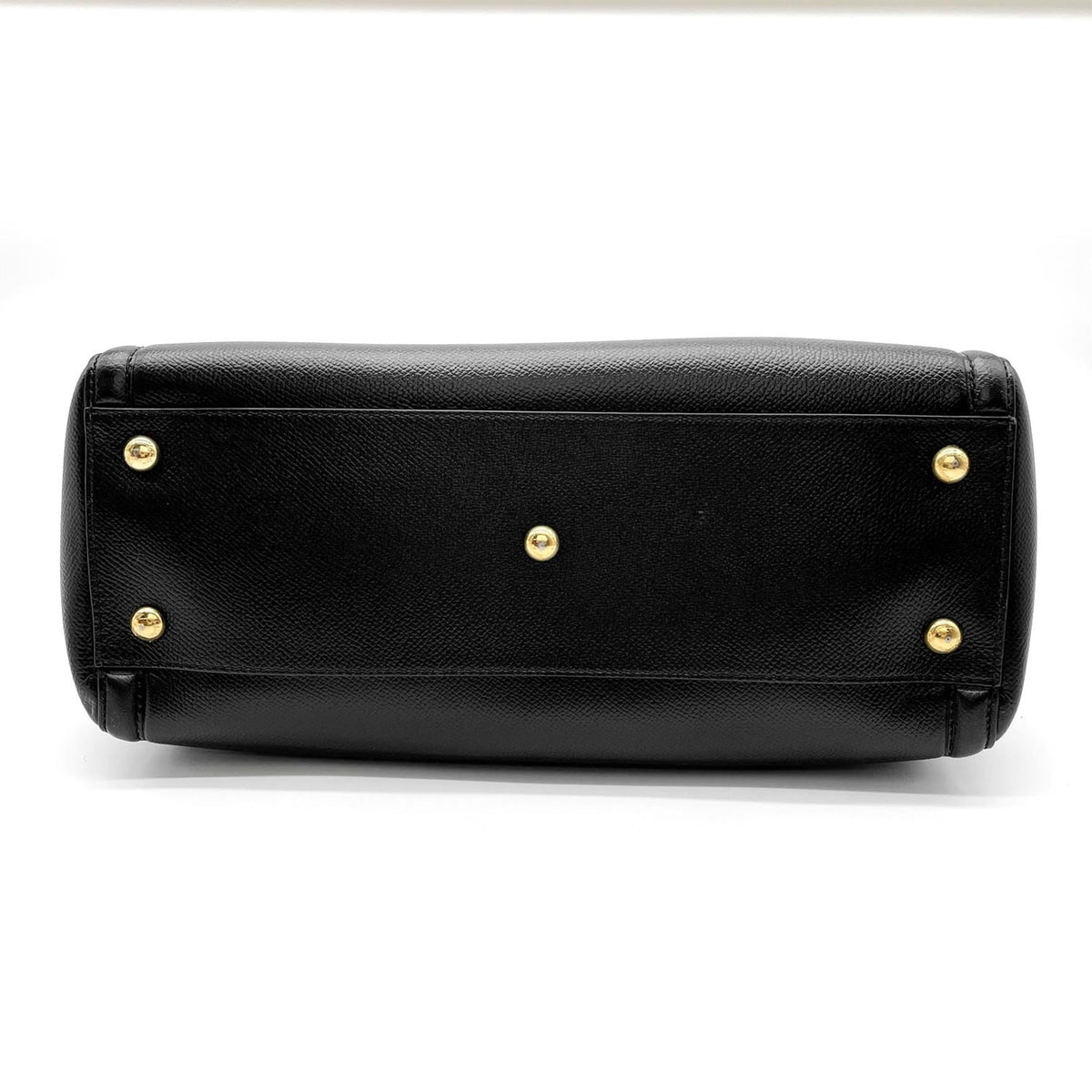 Salvatore Ferragamo Black Leather Shoulder Bag (Pre-Owned)